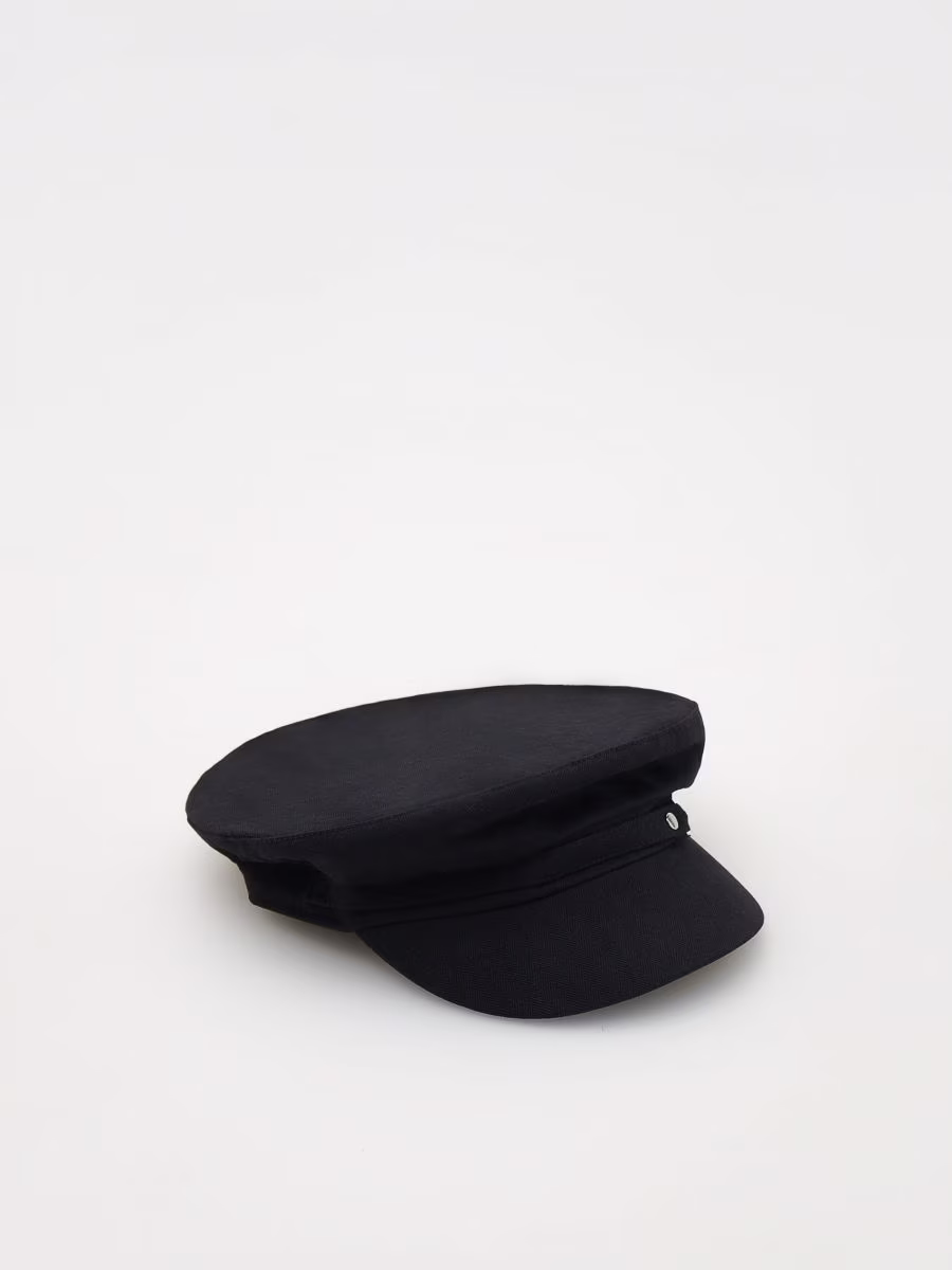 Flat Cap With Decorative Snap Hook
