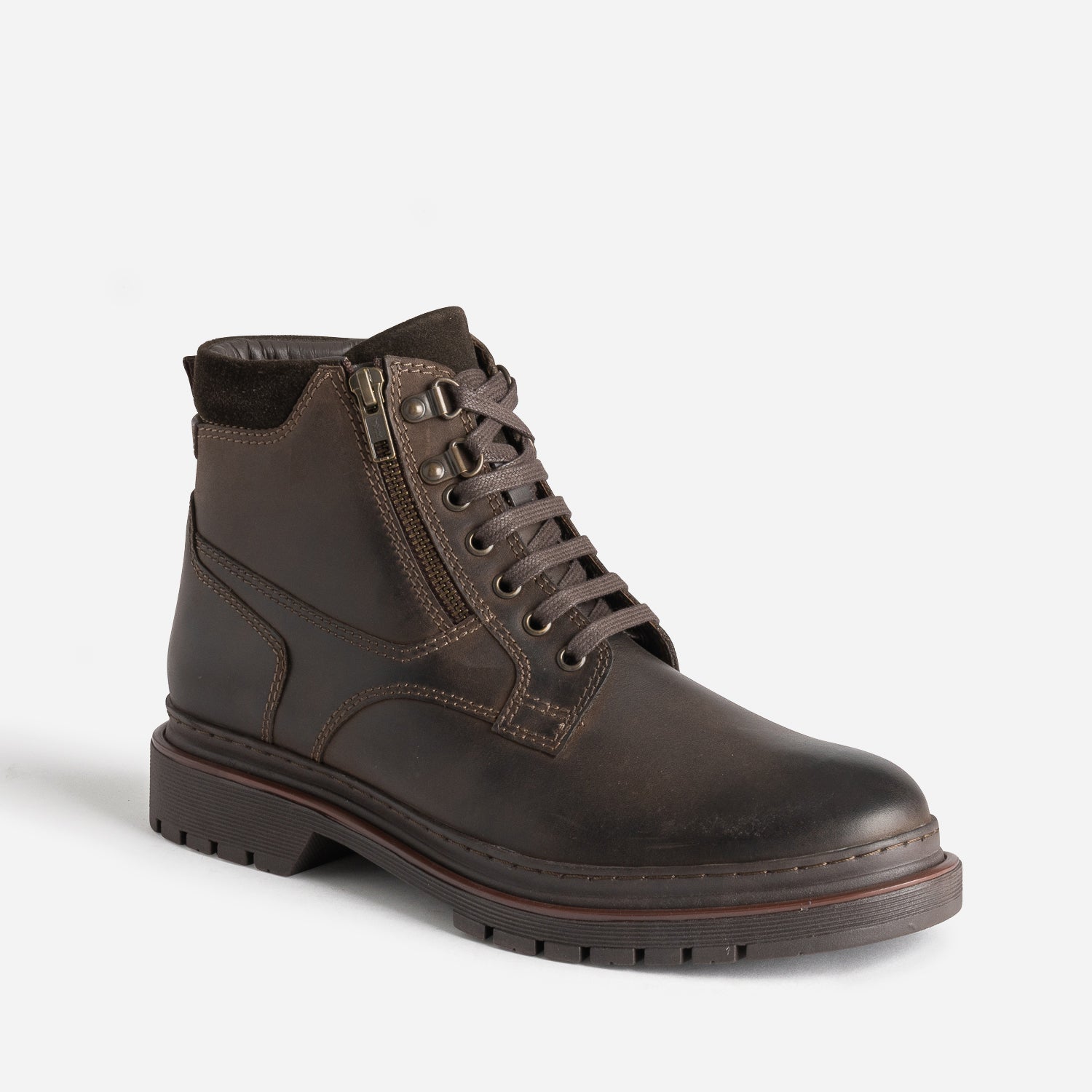 Boots à lacet marron en cuir à semelle cranté