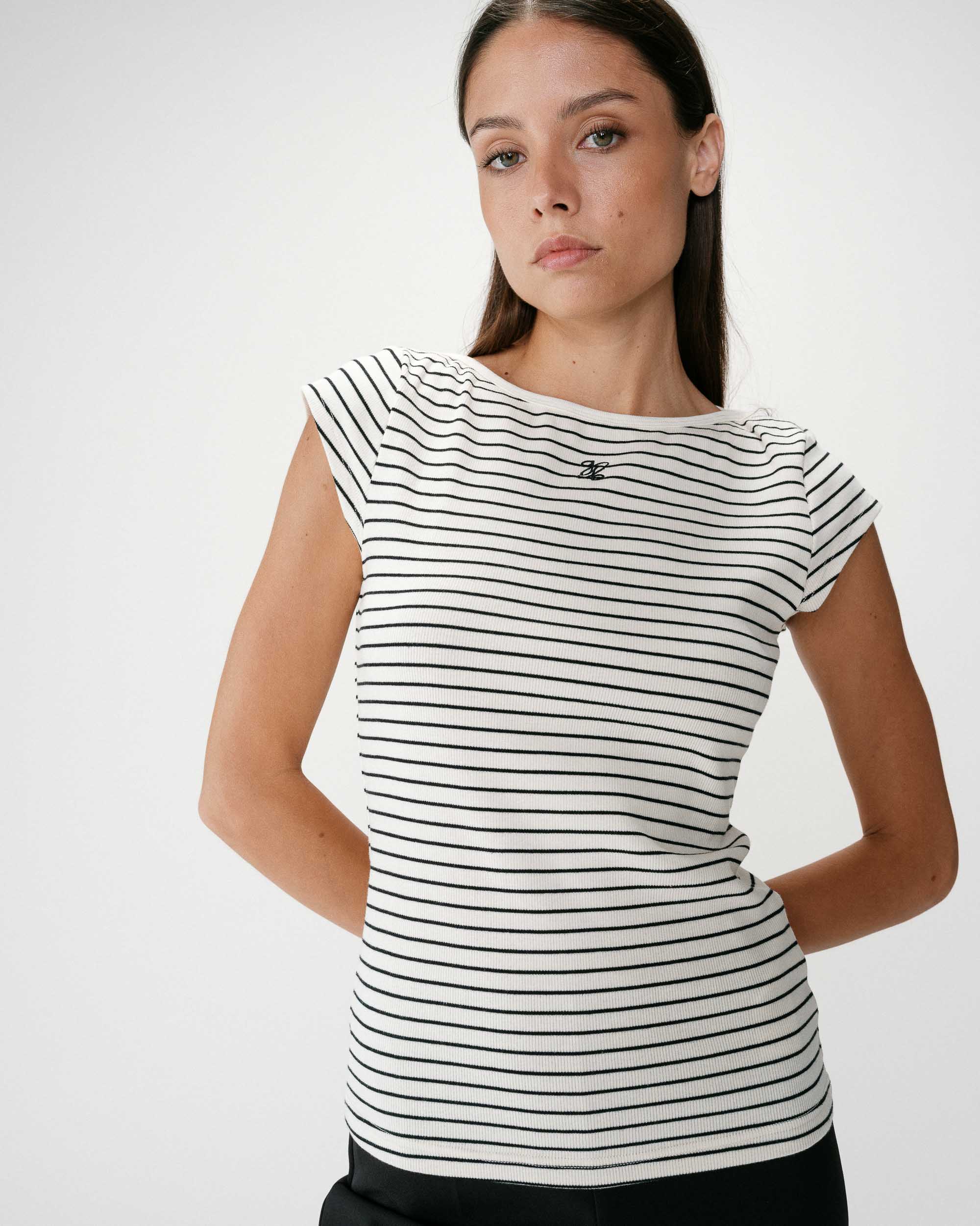 T-shirt col bateau ajusté à rayures ecru Wake