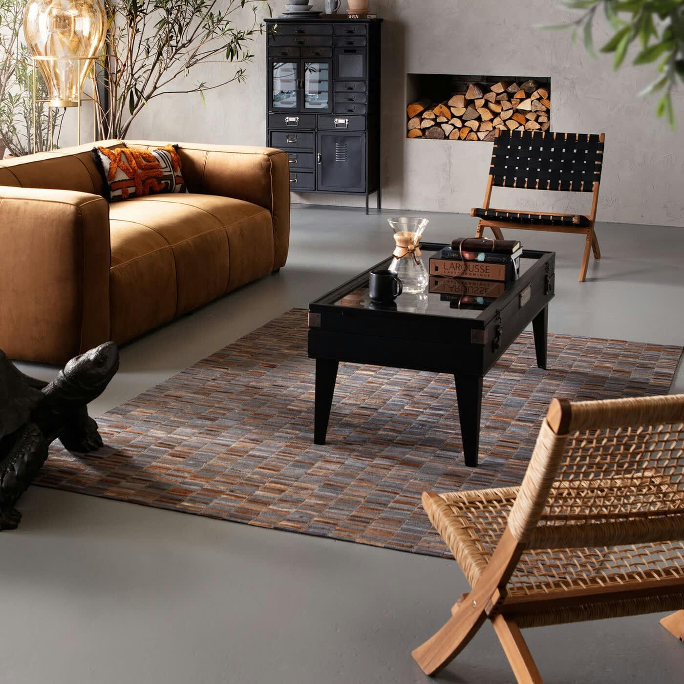 COLLECTOR - Table basse en sapin massif et acier