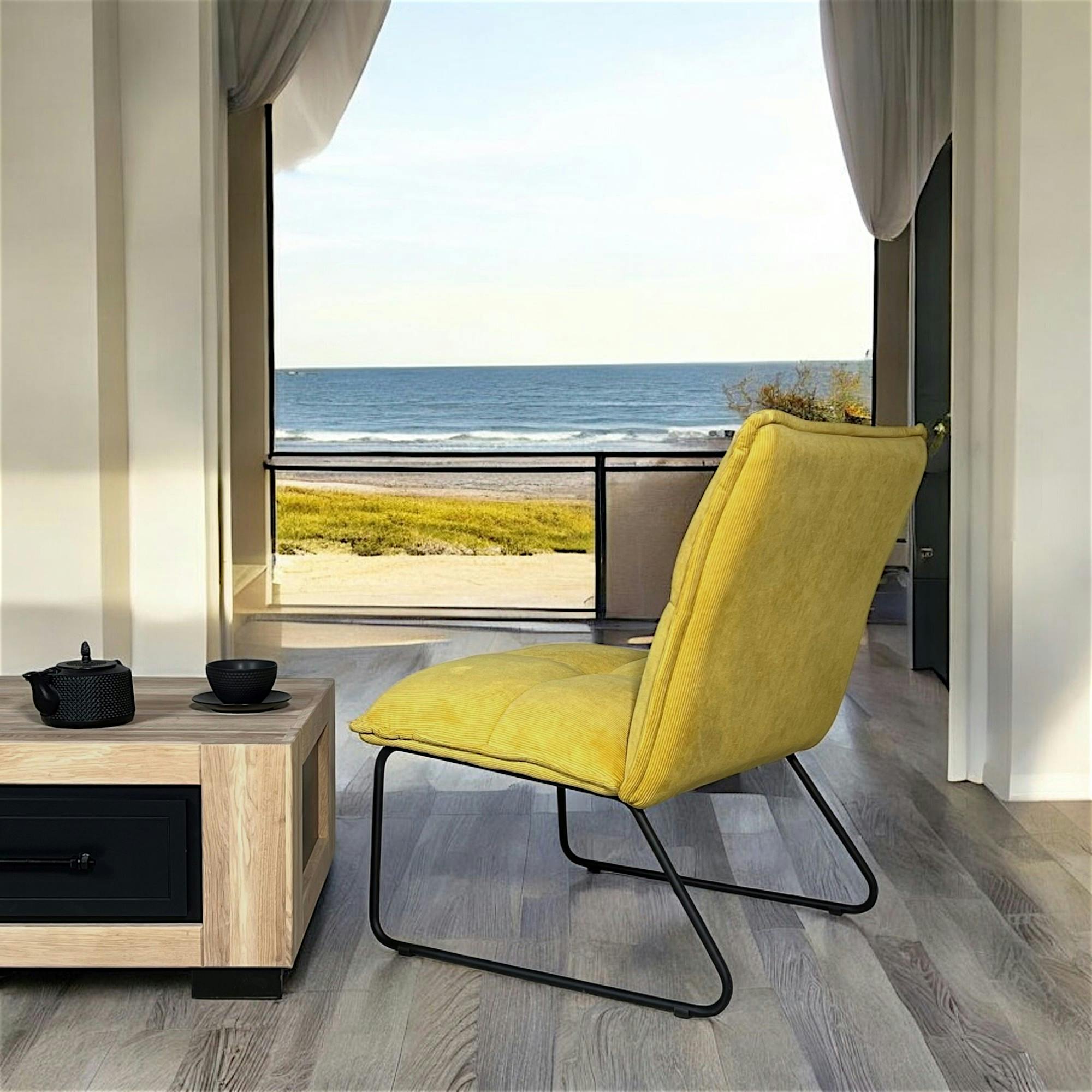 Fauteuil moderne en velours jaune MALMOE