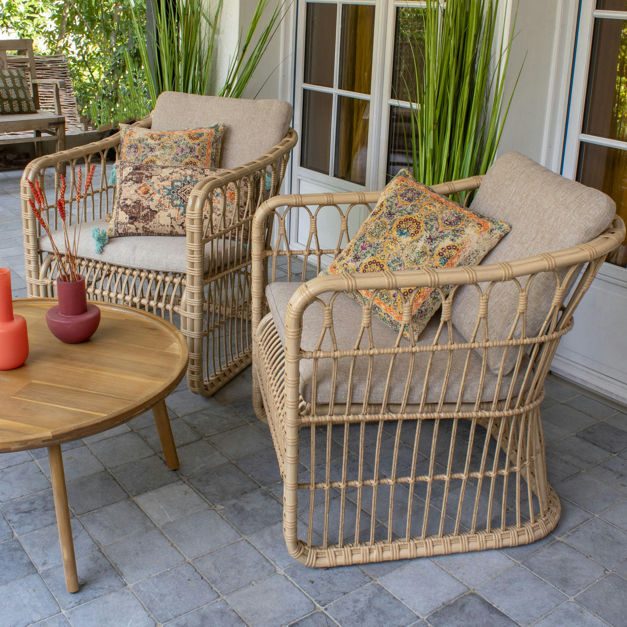 ZANZIBAR - Fauteuil d'extérieur en rotin synthétique et coussins taupe