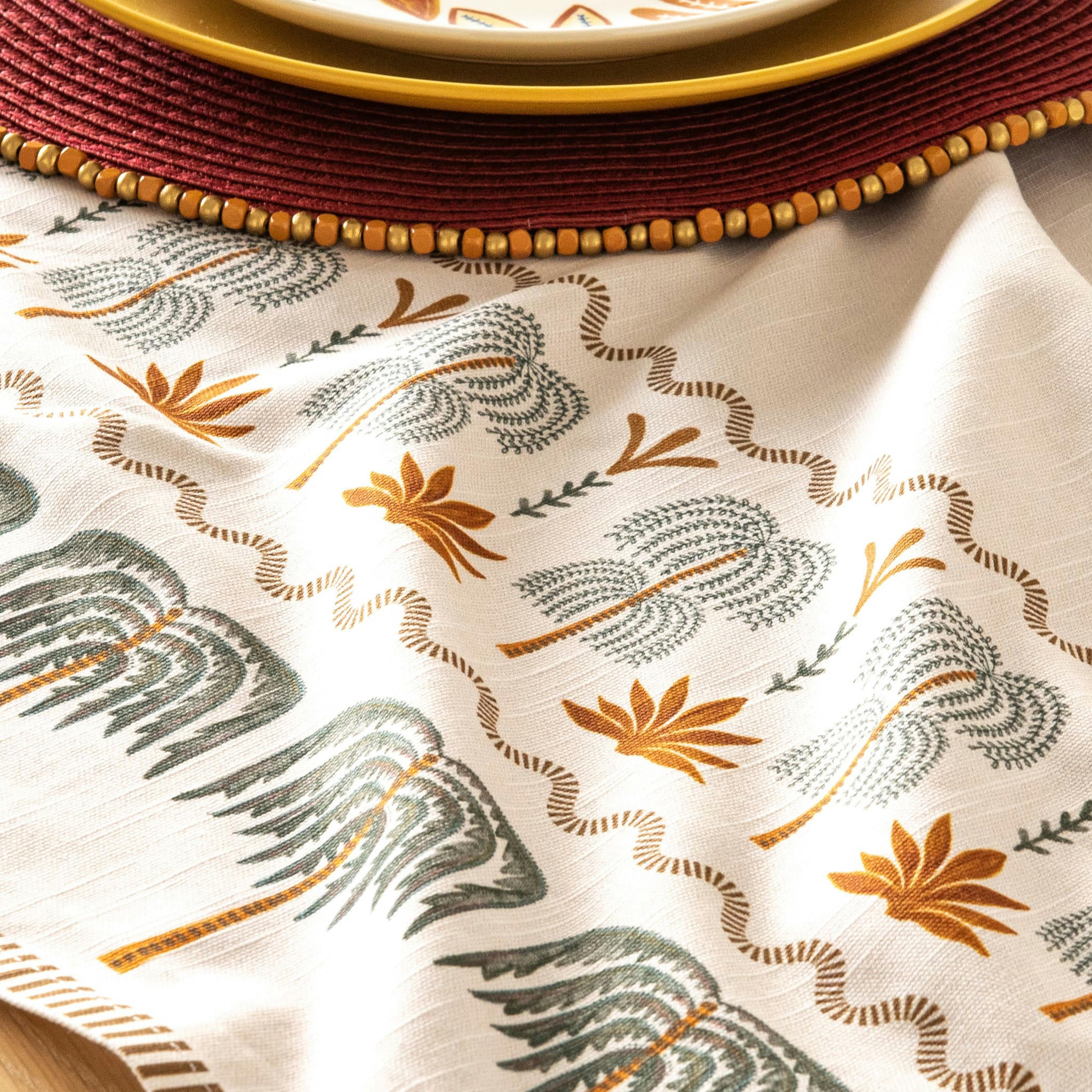 JILA - Nappe en coton biologique imprimé palmiers écru 150x250