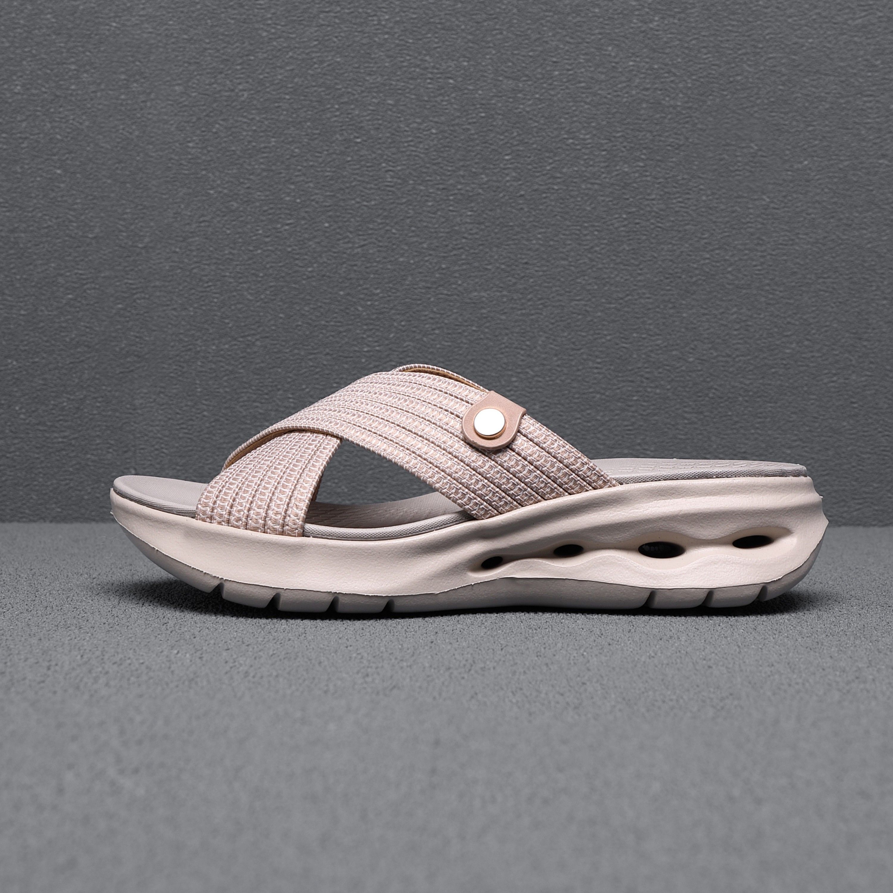 IVACHY Comfort Criss-Cross Slide-On Sandals