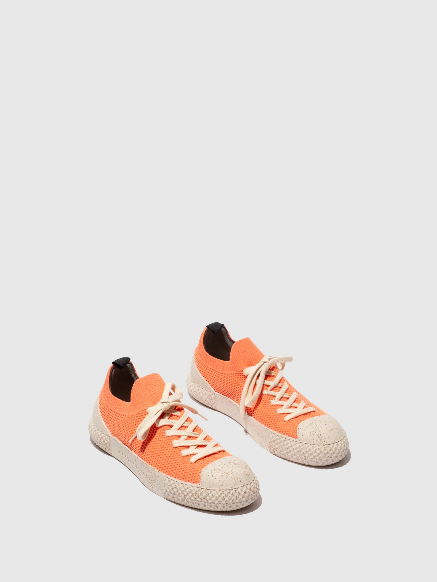 Ténis de Cano-Baixo em Coral