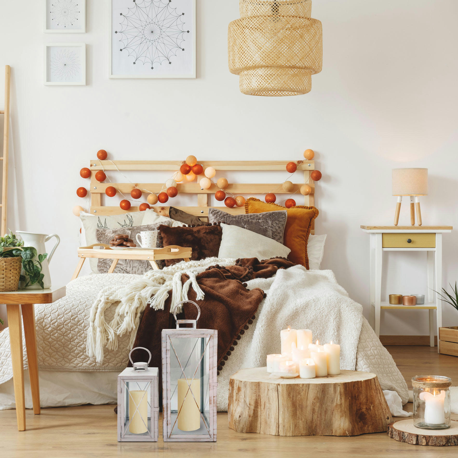 MAGIC ATMOSPHERE - Lot de 2 grandes lanternes en métal et pvc blanc et doré