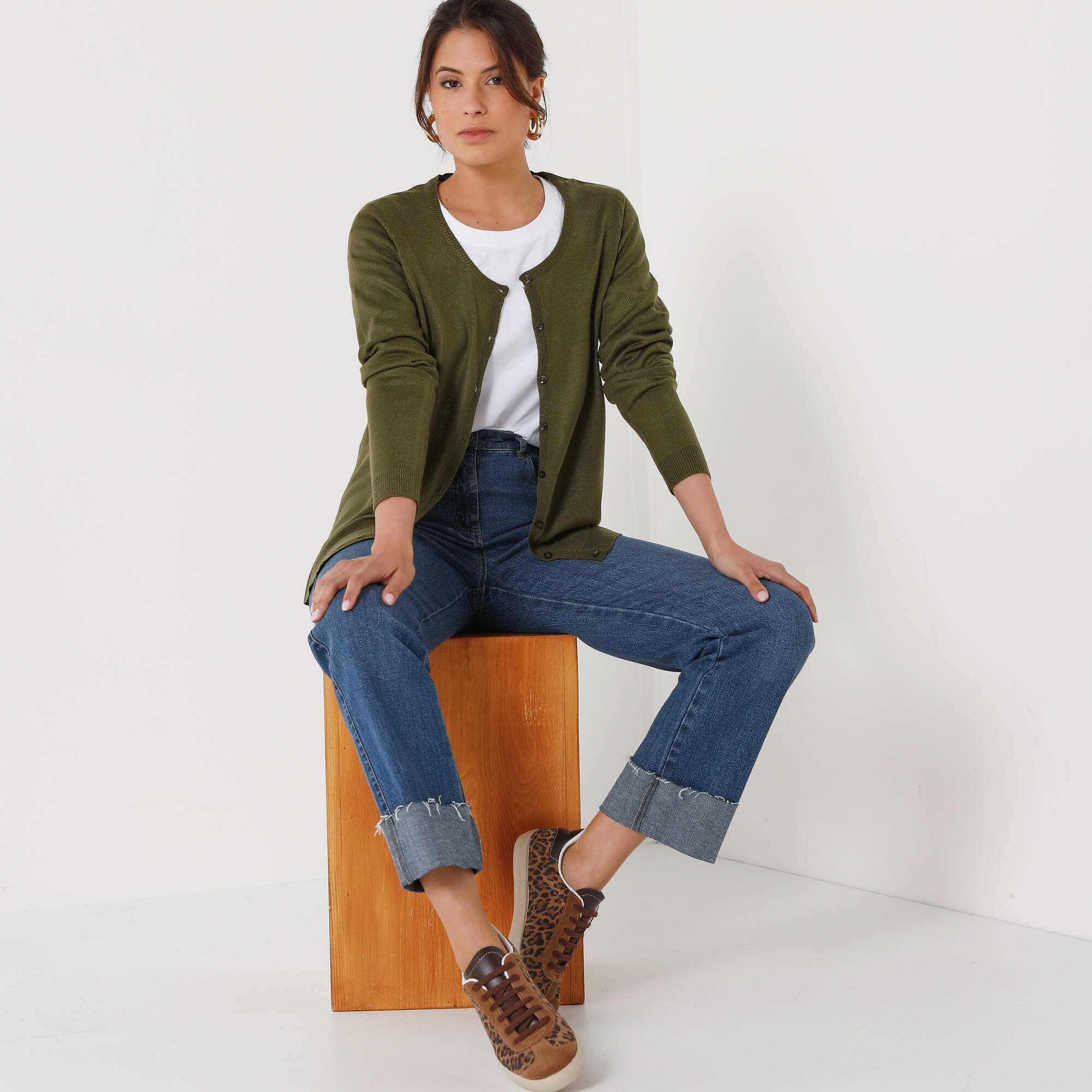 Cardigan boutonné col rond uni, toucher doux