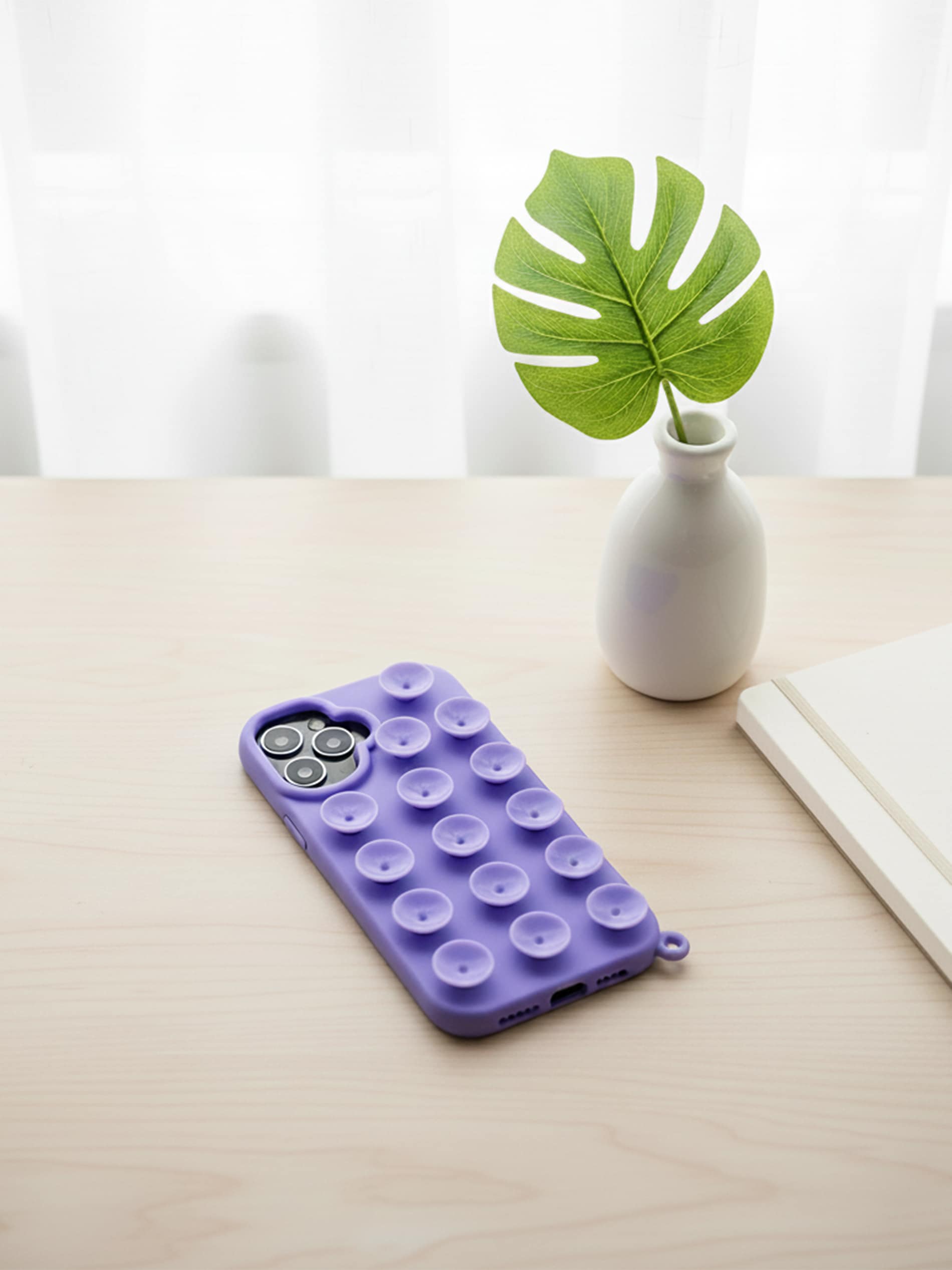 Etui z przyssawkami na różne iPhone’y