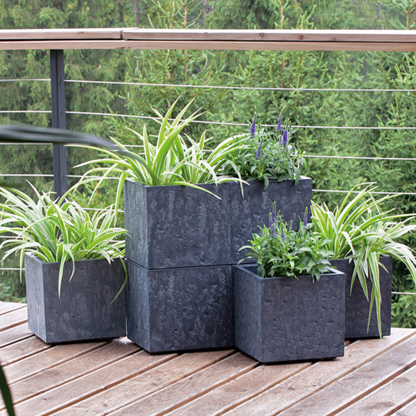Donica Sierra Case Beton Effect 57 x 29 x 29 cm czarny PROSPERPLAST