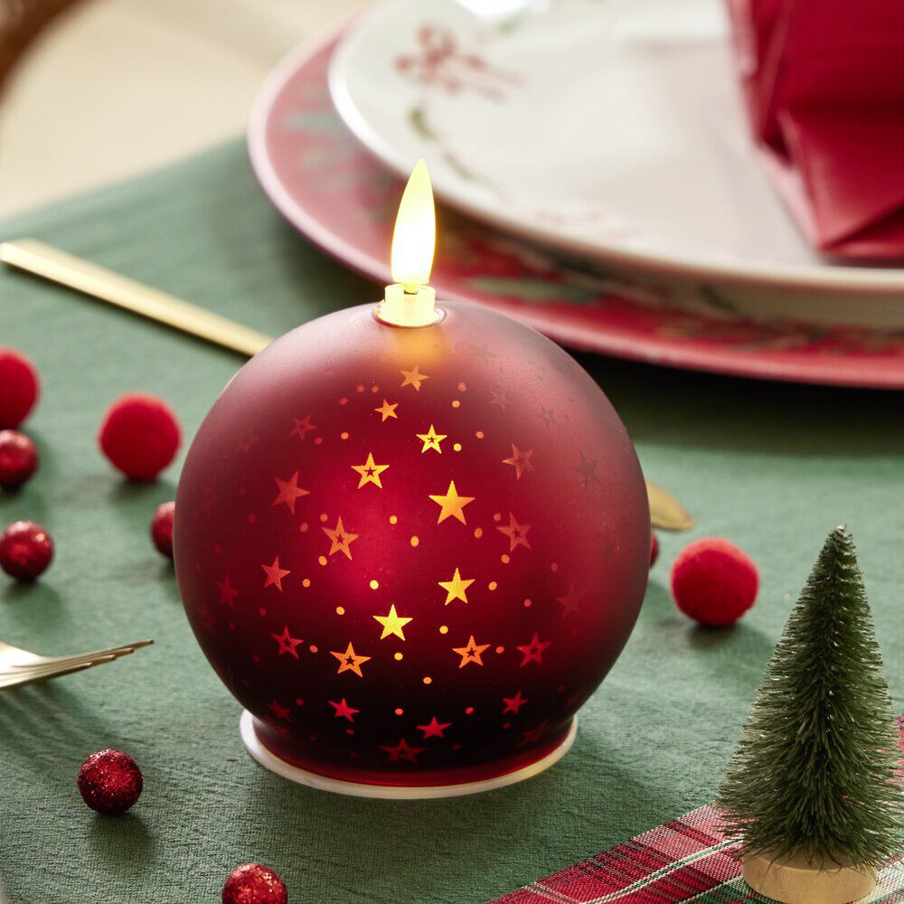 Bougie lumineuse forme boule de No&euml;l en verre rouge Ø10xH13cm