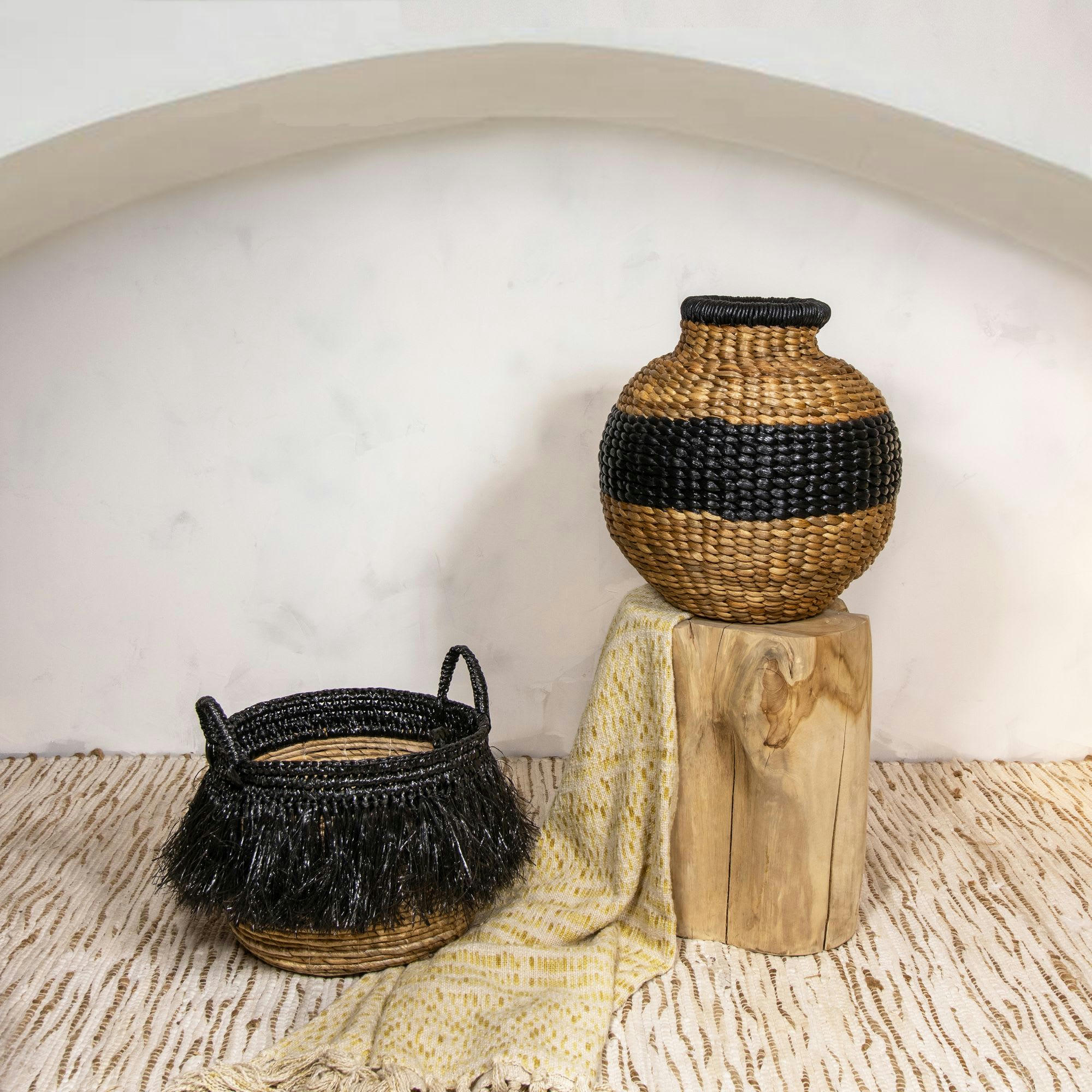 TYM - Panier à franges en raphia noir avec anses Ø36cm