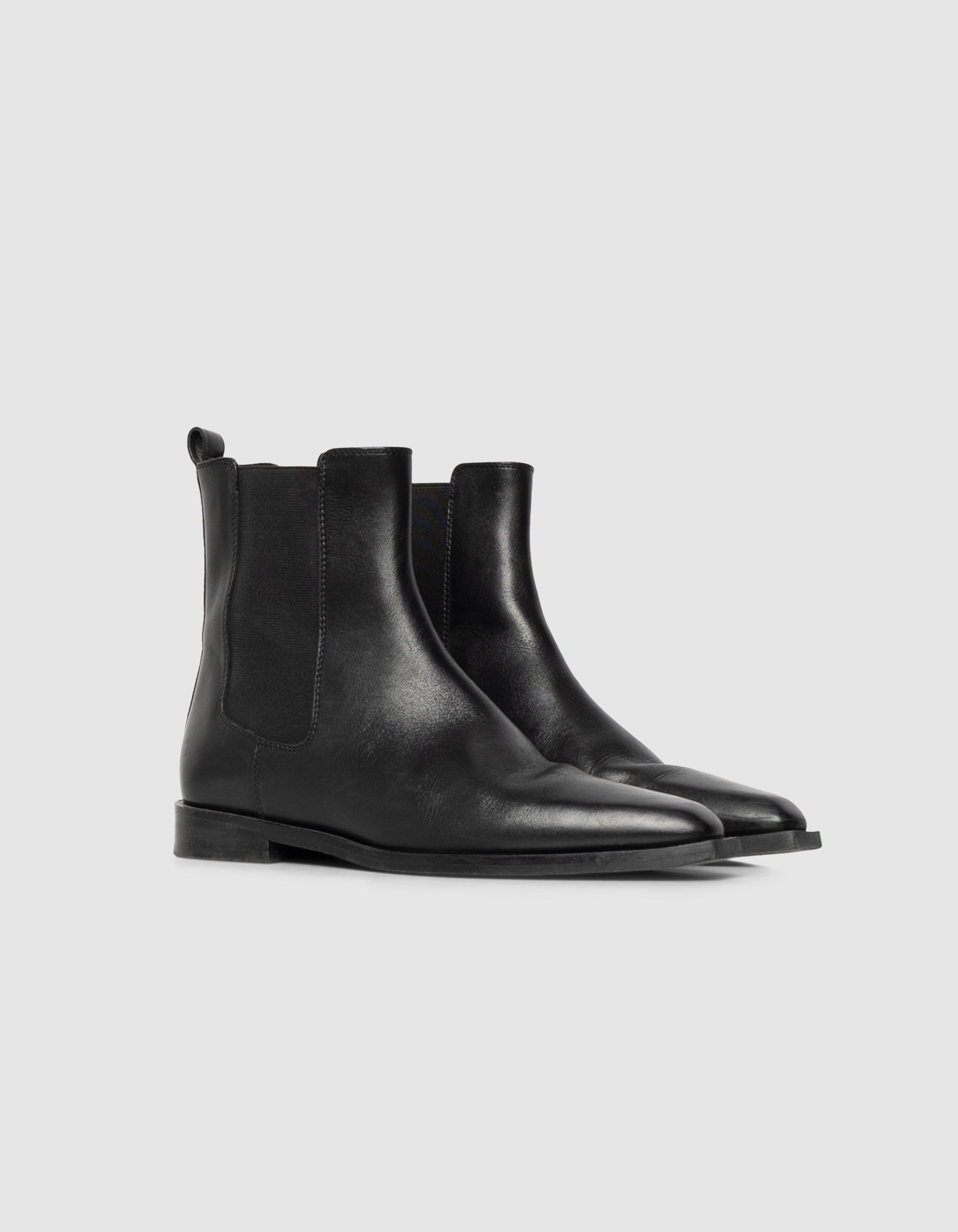 Chelsea boots noires cuir bouts pointus Femme