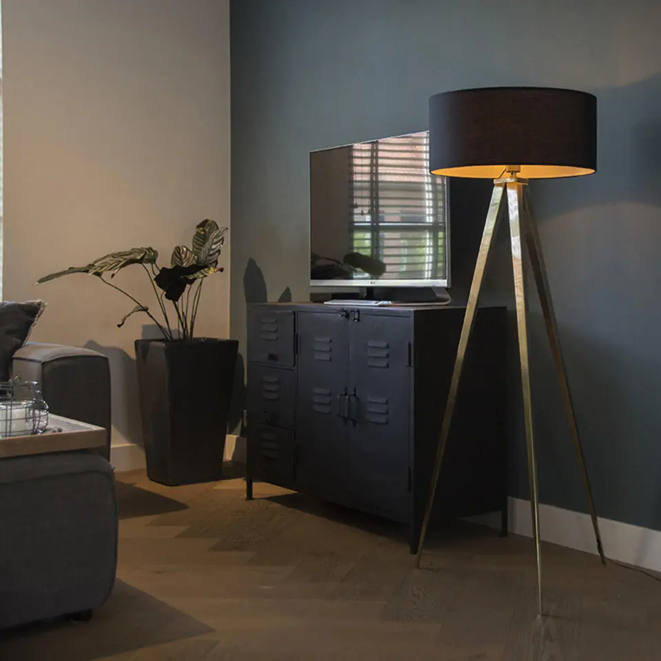 Qazqa tripod lamp ilse zwart e27