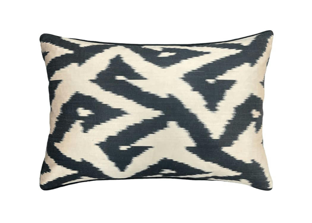 - Housse de coussin double soie ikat  40x60 noir