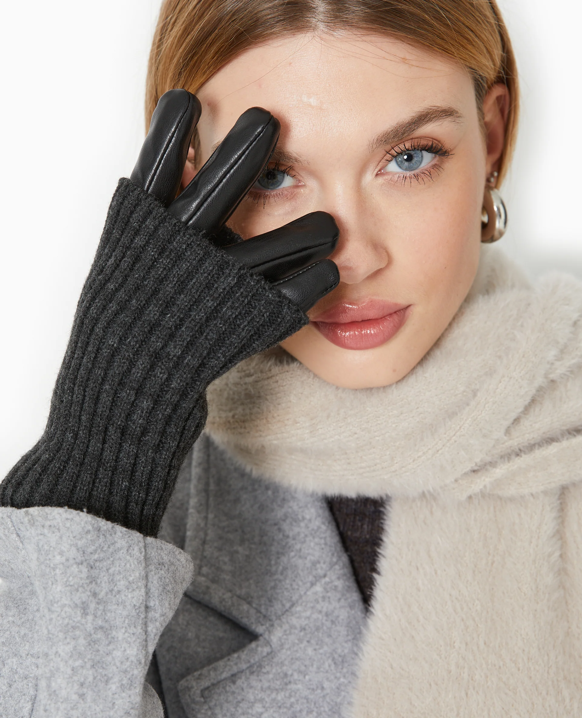 Gants en simili cuir et maille