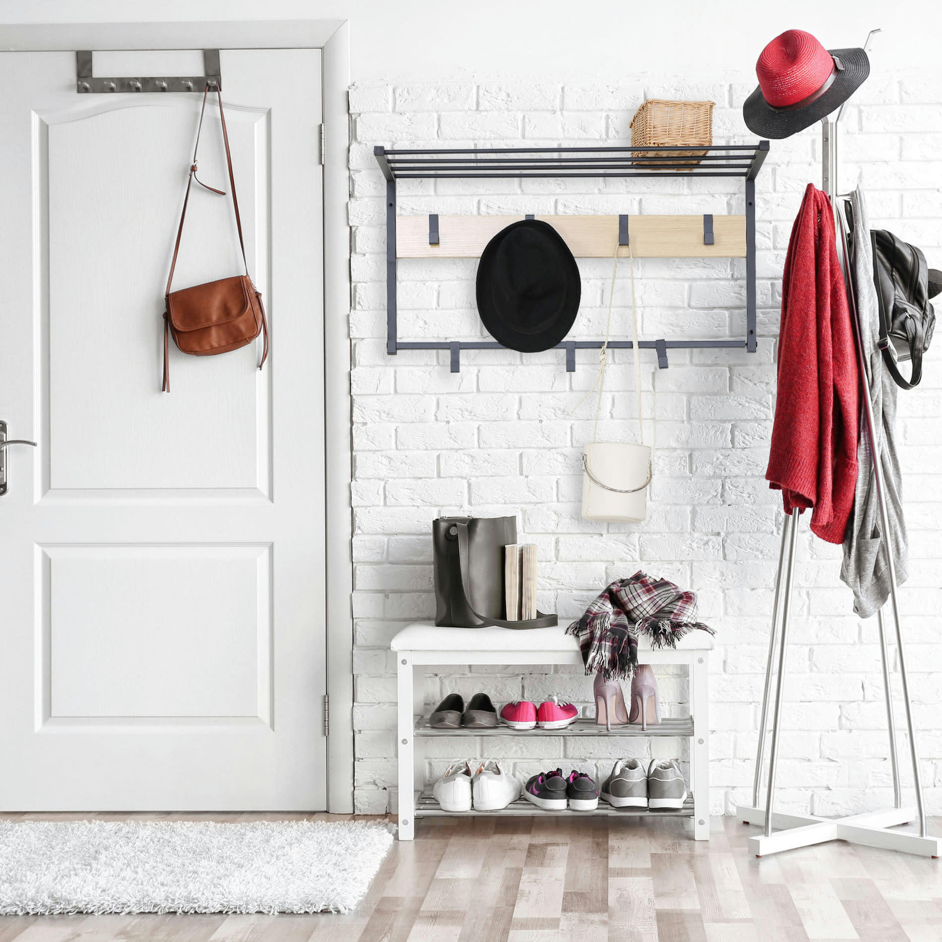 MODERN - Porte-manteaux mural en aggloméré et métal noir et beige