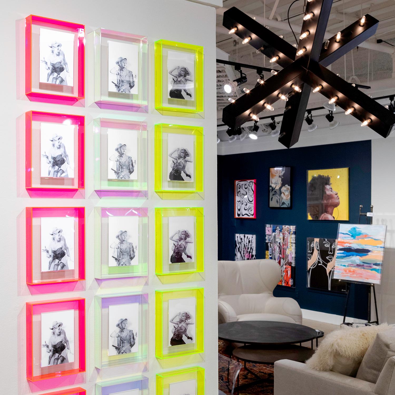Float Frame for Tabletop or Wall with Magnetic Photo Holder