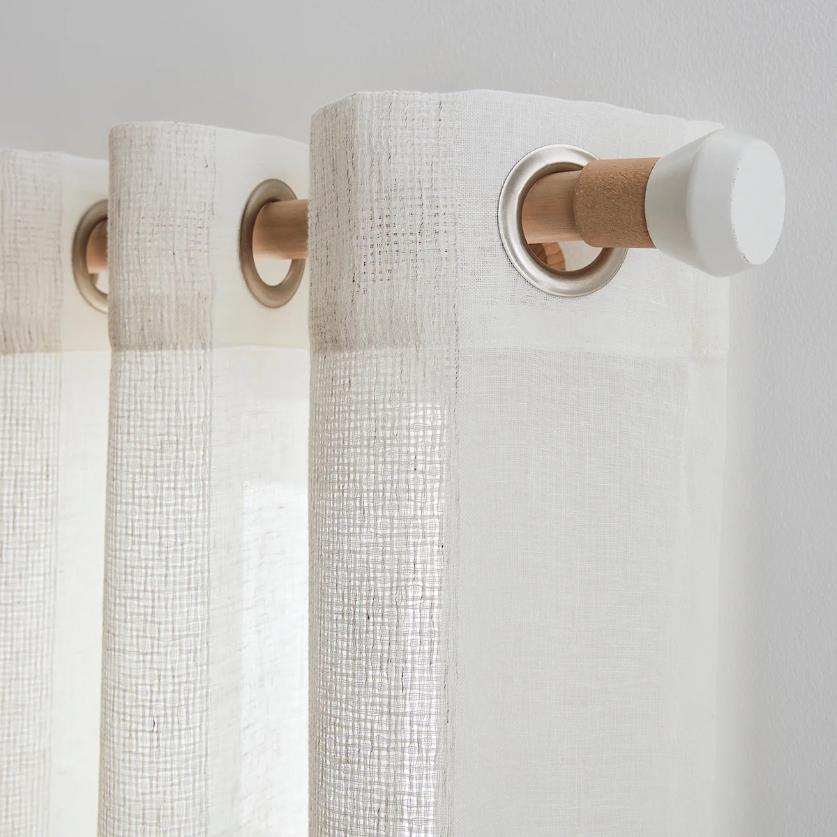 Voilage LINETTE coloris beige 145 x 240 cm