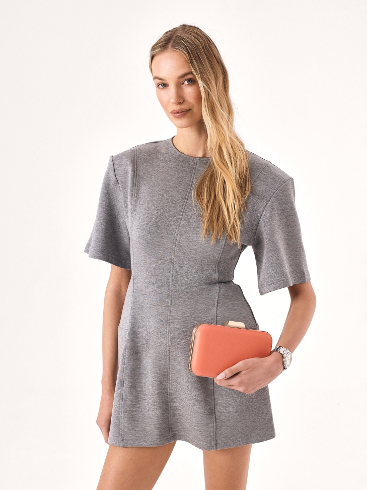 Quilted box with detachable chain