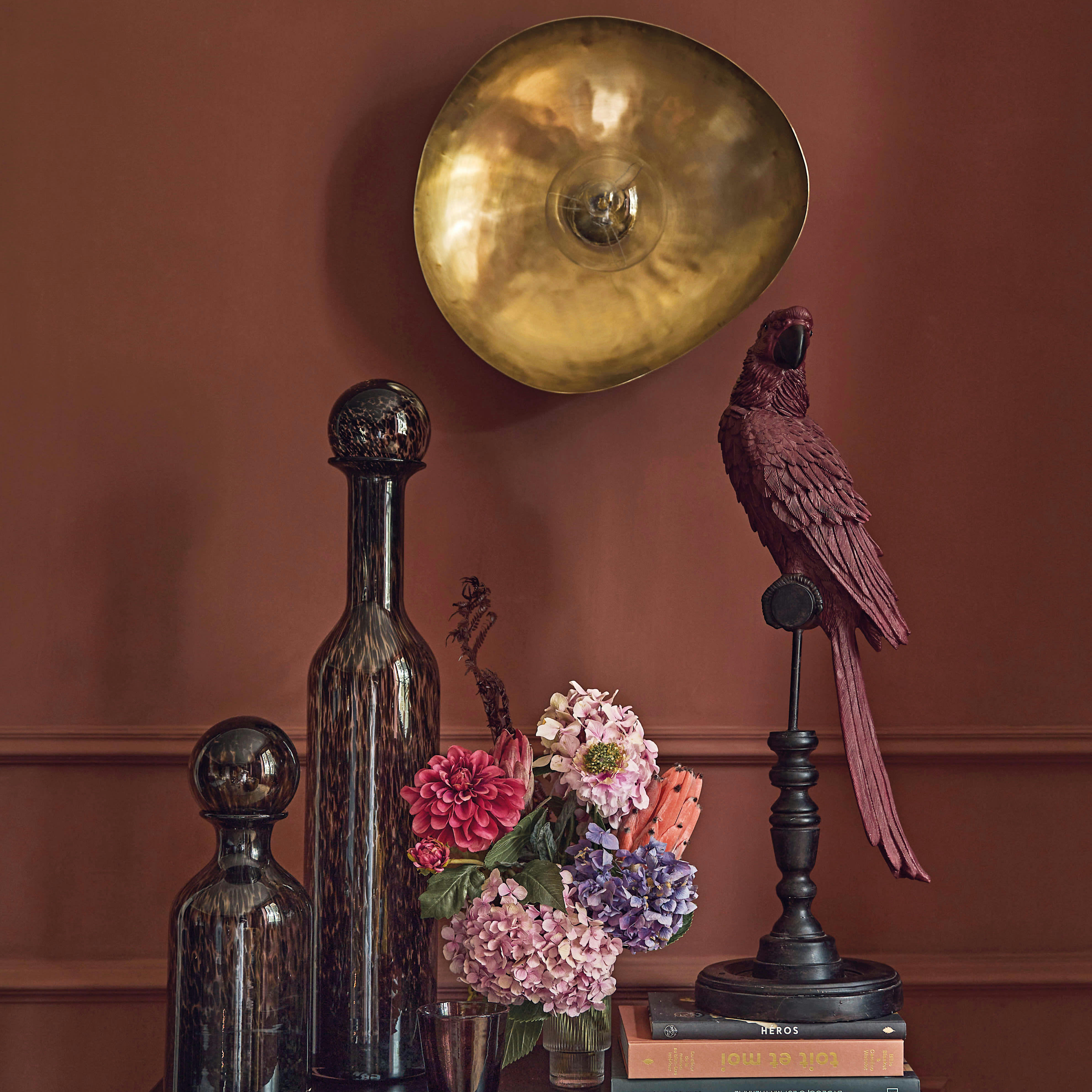 - Grand flacon moucheté en verre soufflé noir