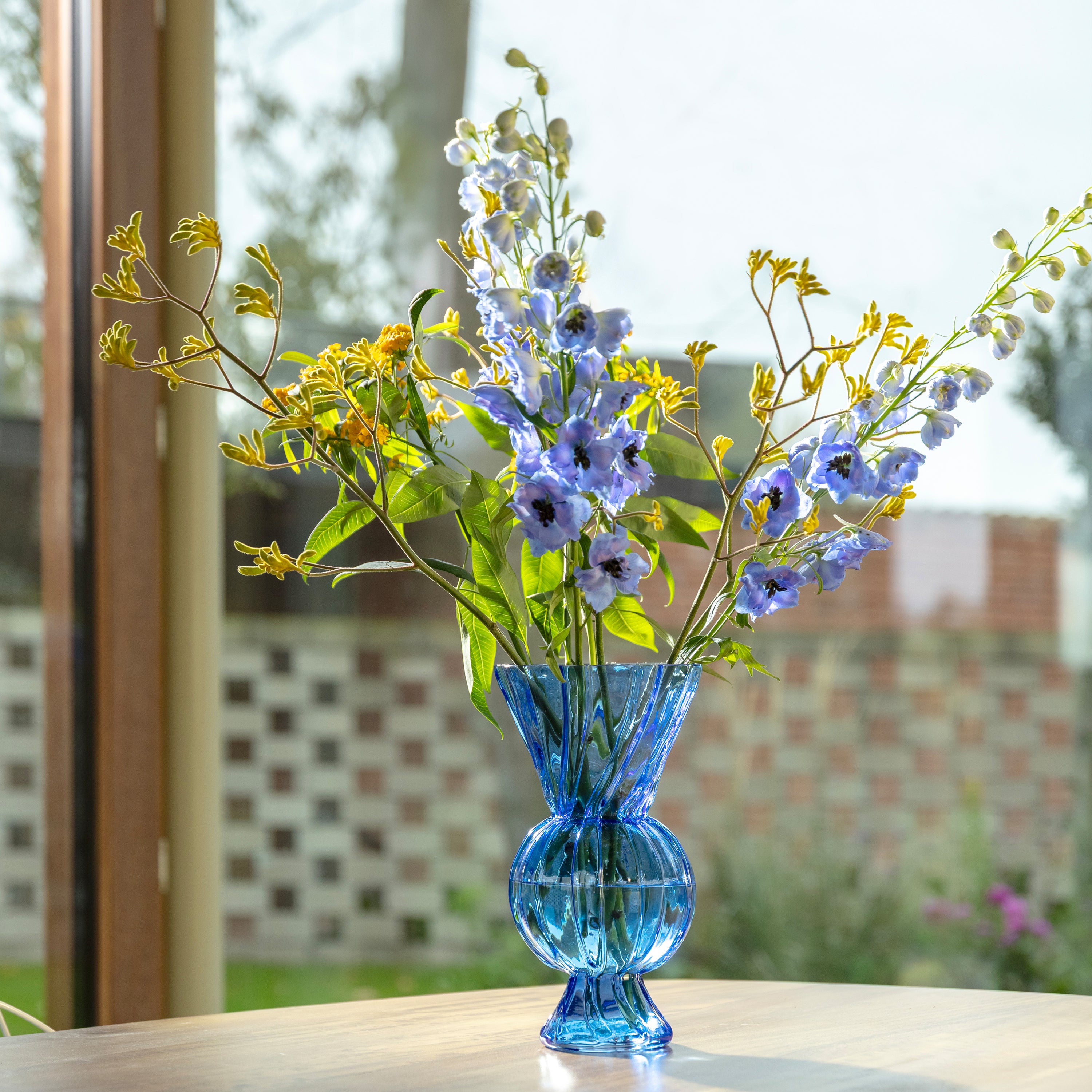 &k amsterdam Rhombic Glass Vaas - Blauw