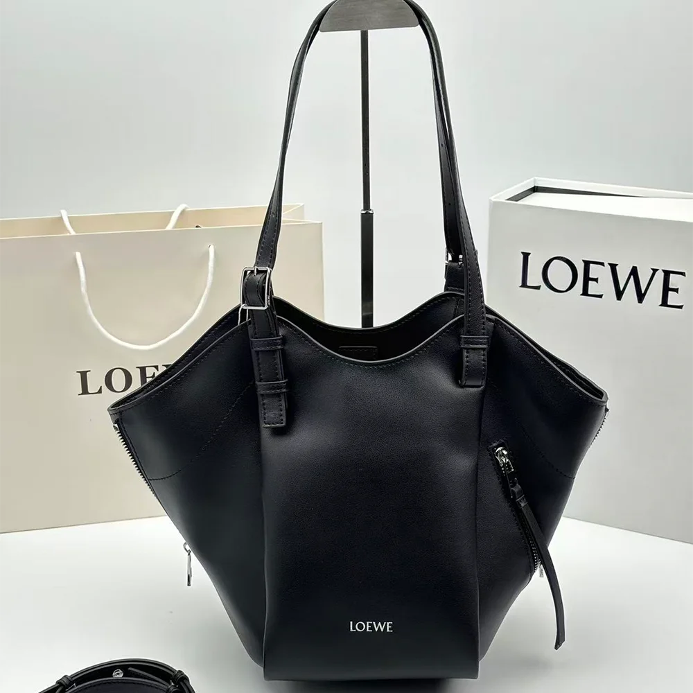 Loewe Classic calfskin Hammock Flip bag