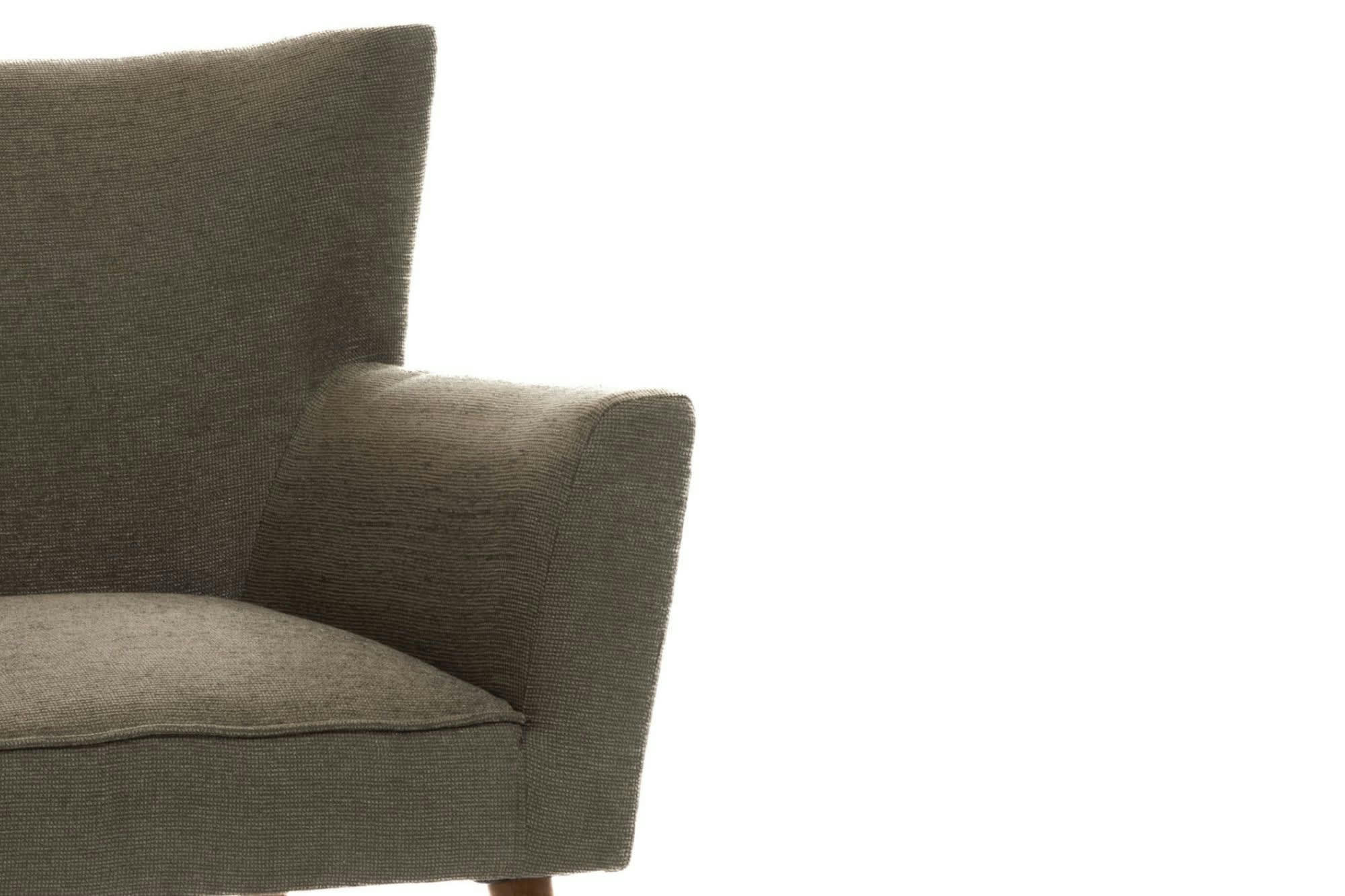HERON - Fauteuil à accoudoirs en tissu uni kaki et pieds en bois