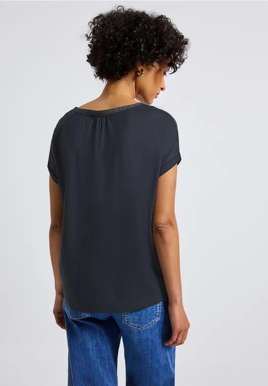 Materialmix V-Neck Shirt