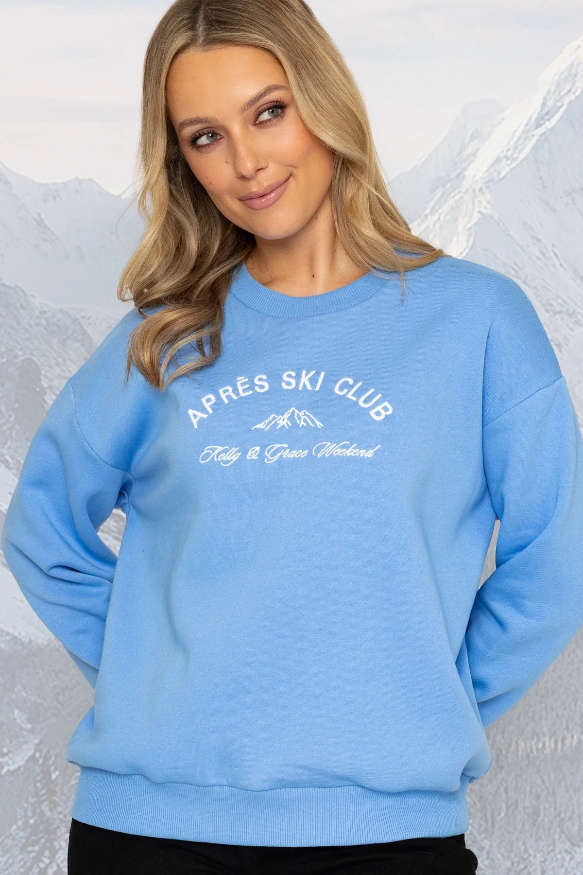 Apres Ski Club Sweatshirt in Blue