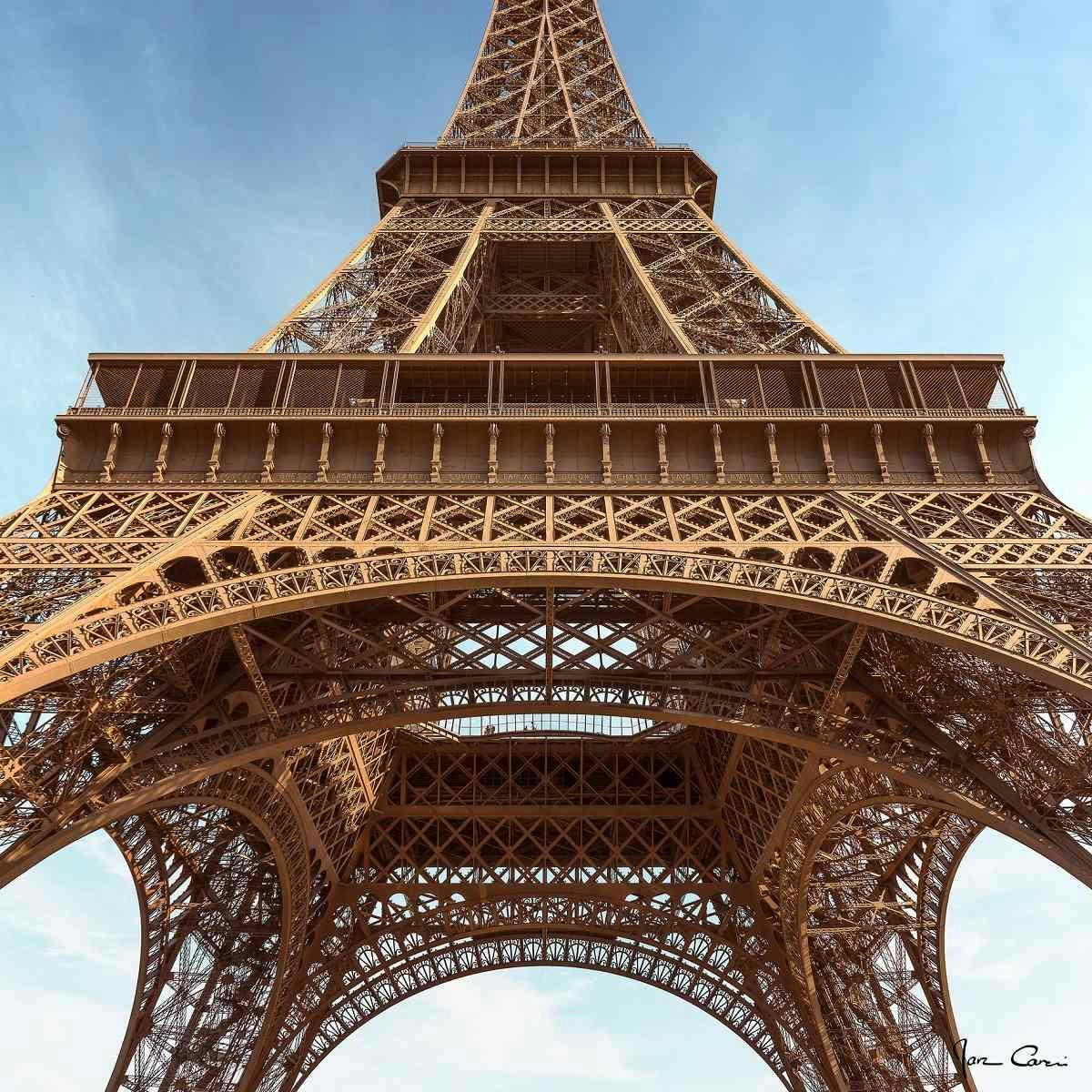 CLASSIQUE INTEMPOREL - Tableau sur toile Tour Eiffel Paris 65x65 cm