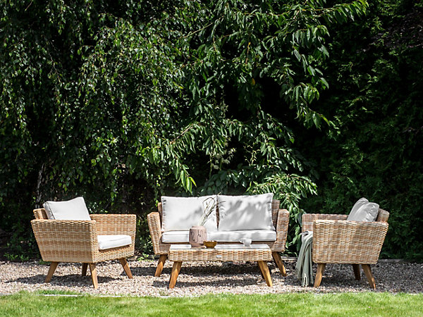Ensemble de salon de jardin avec table 4 places VITTORIA Polyrotin Blanc cassé