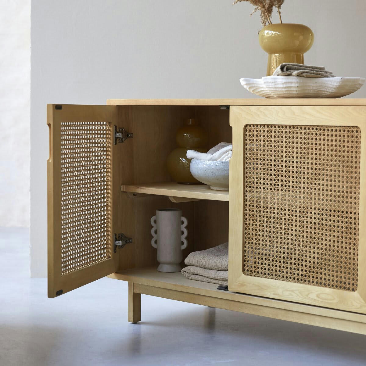 LUIS - Buffet en orme massif et cannage 160 cm