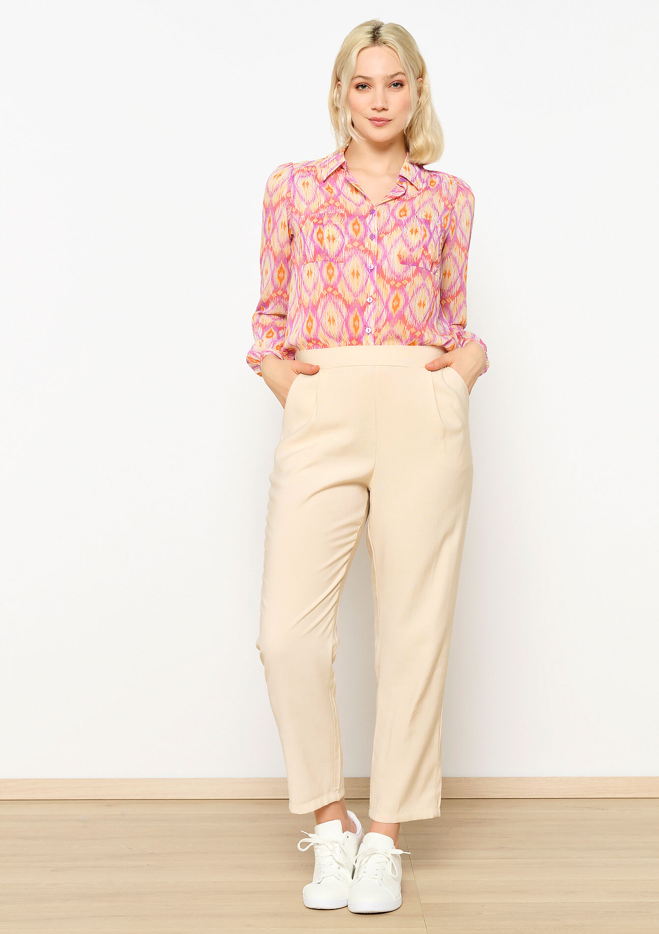 Losse broek in joggingstijl