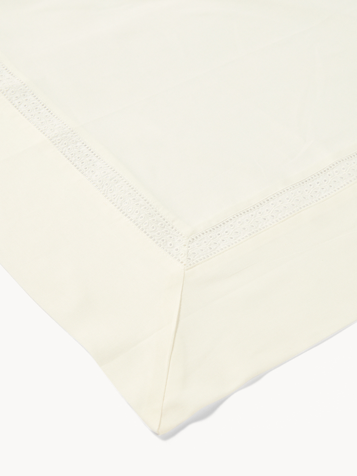 Centrotavola in puro cotone con applicazione pizzo