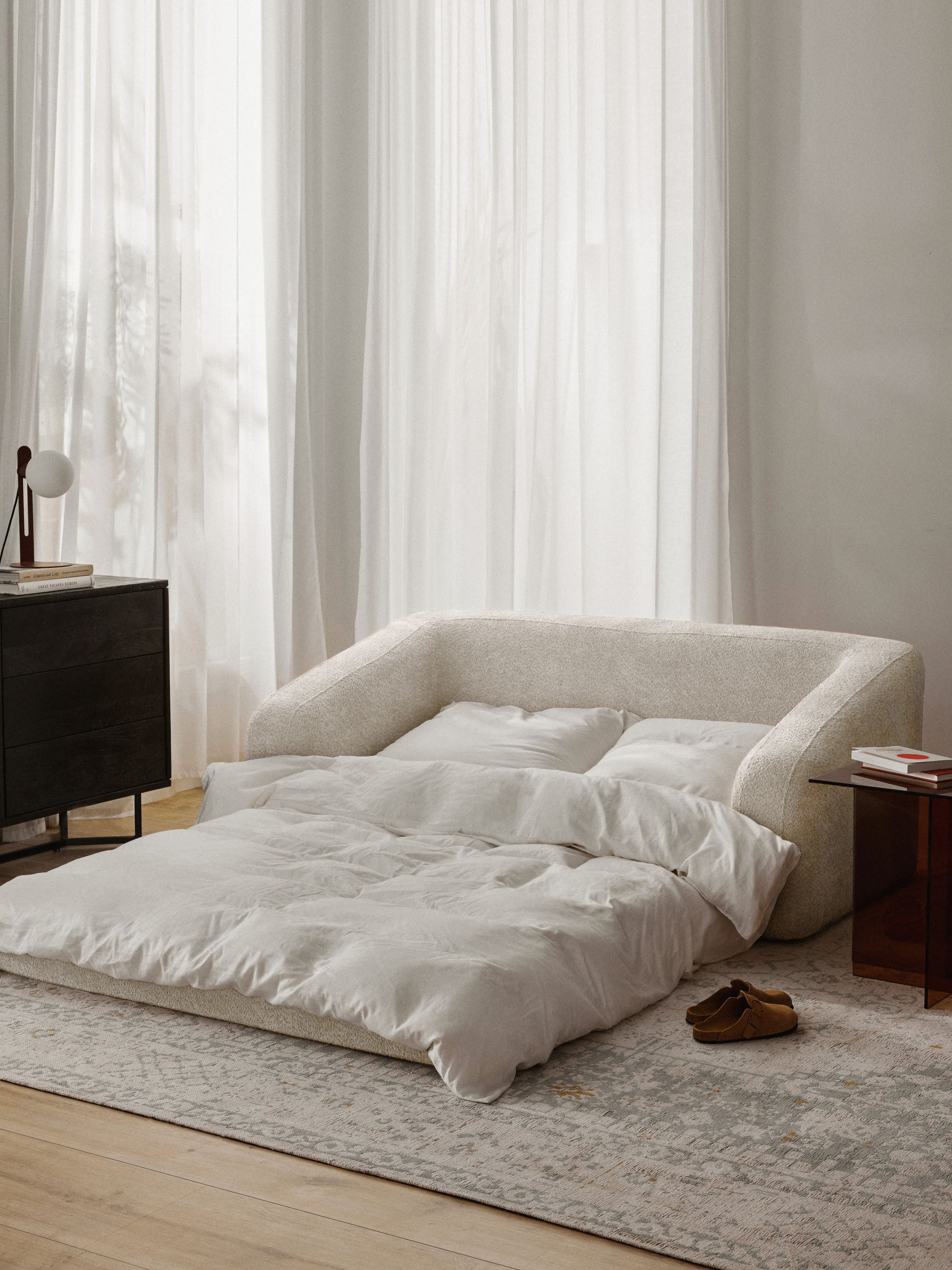 Schlafsofa Eliot (2-Sitzer) aus Teddy-Bouclé
