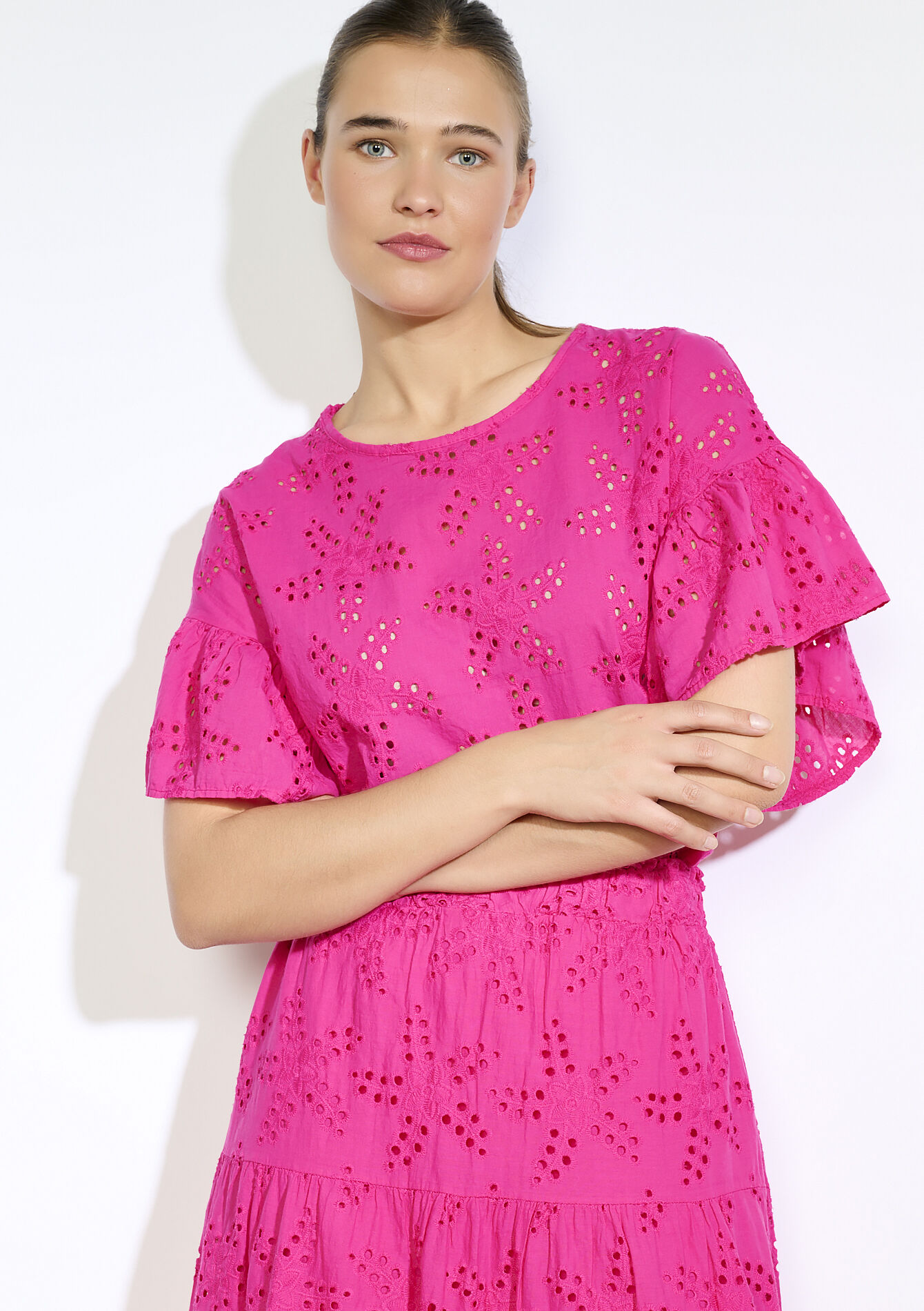 Geborduurde top met vlindermouwen