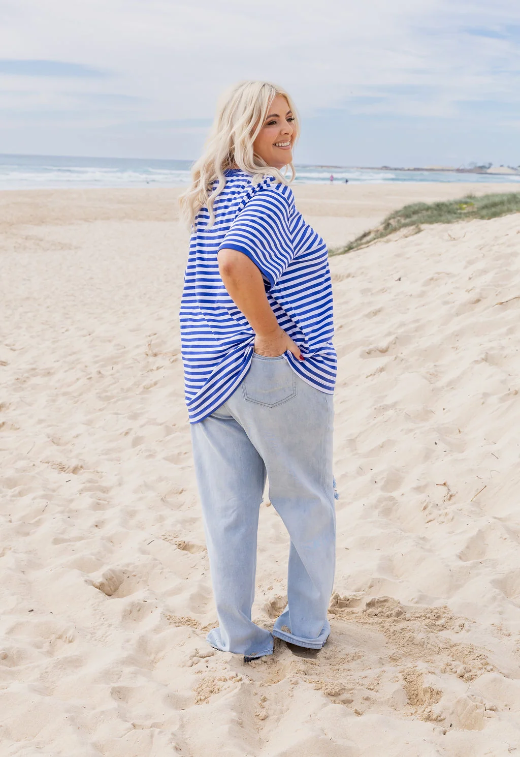 Jace Relaxed Ripped Jeans in Light Blue