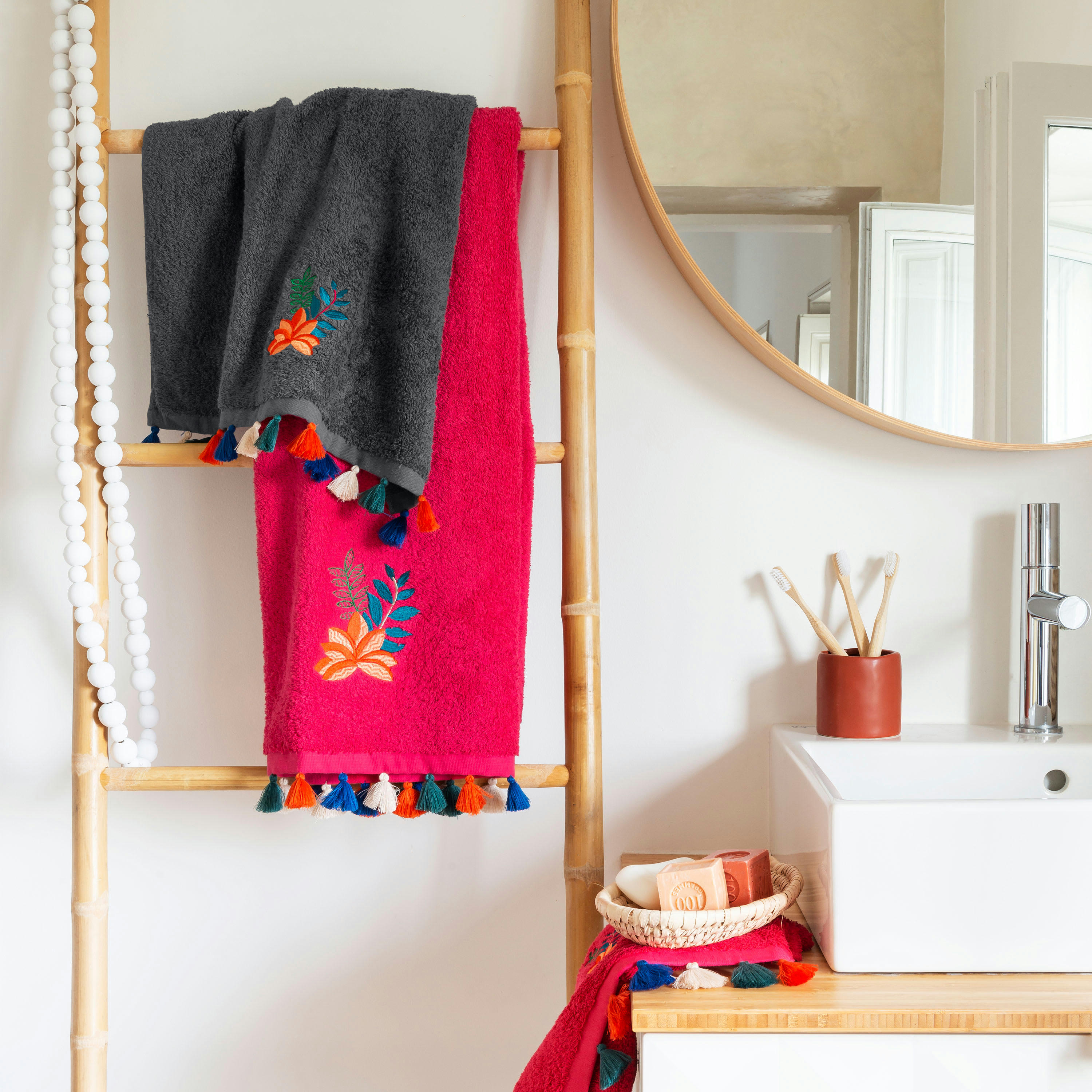 BALATA - Serviette de toilette bouclette de coton bouclette brodé rouge 50x90