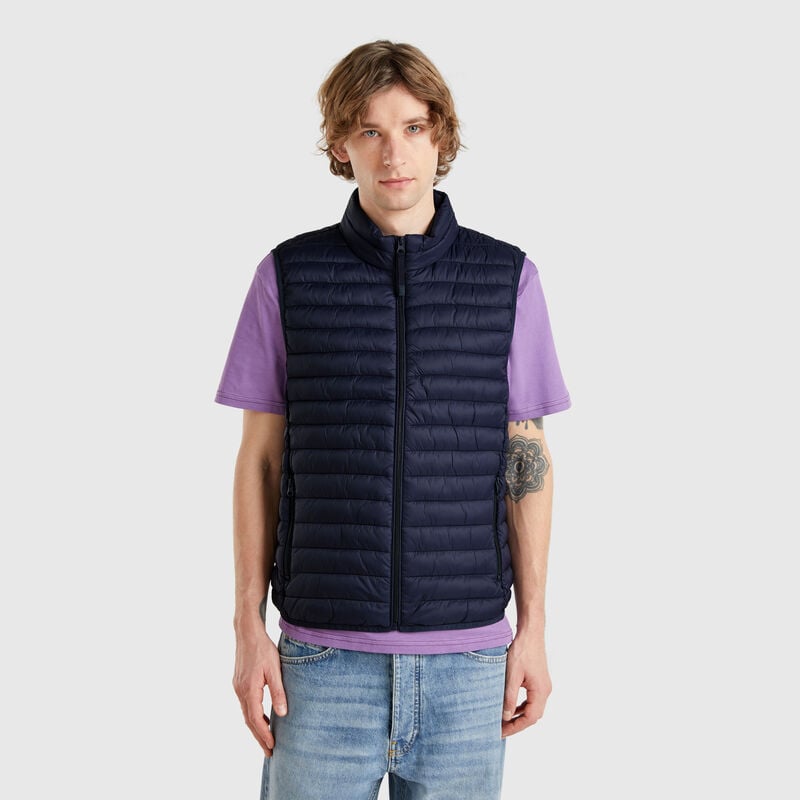 Sleeveless regular fit jacket with padding
