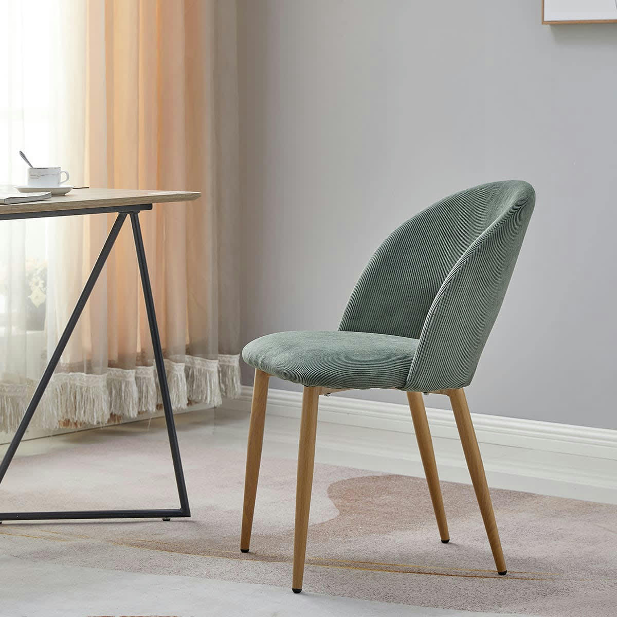 MOSS - Lot de 2 chaises de salon en velours côtelé vert, piètement effet bois