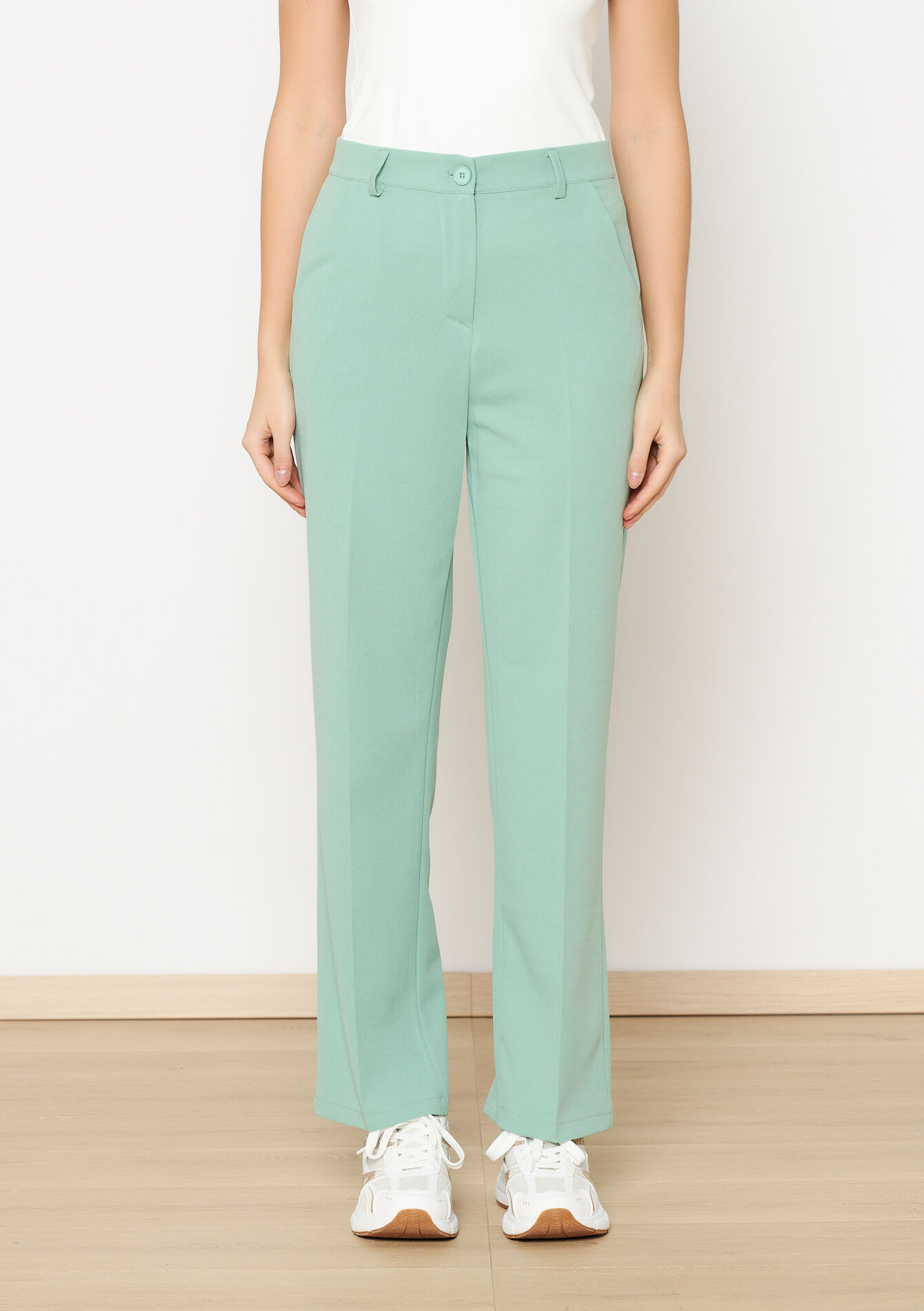 Getailleerde broek in cr&ecirc;pe