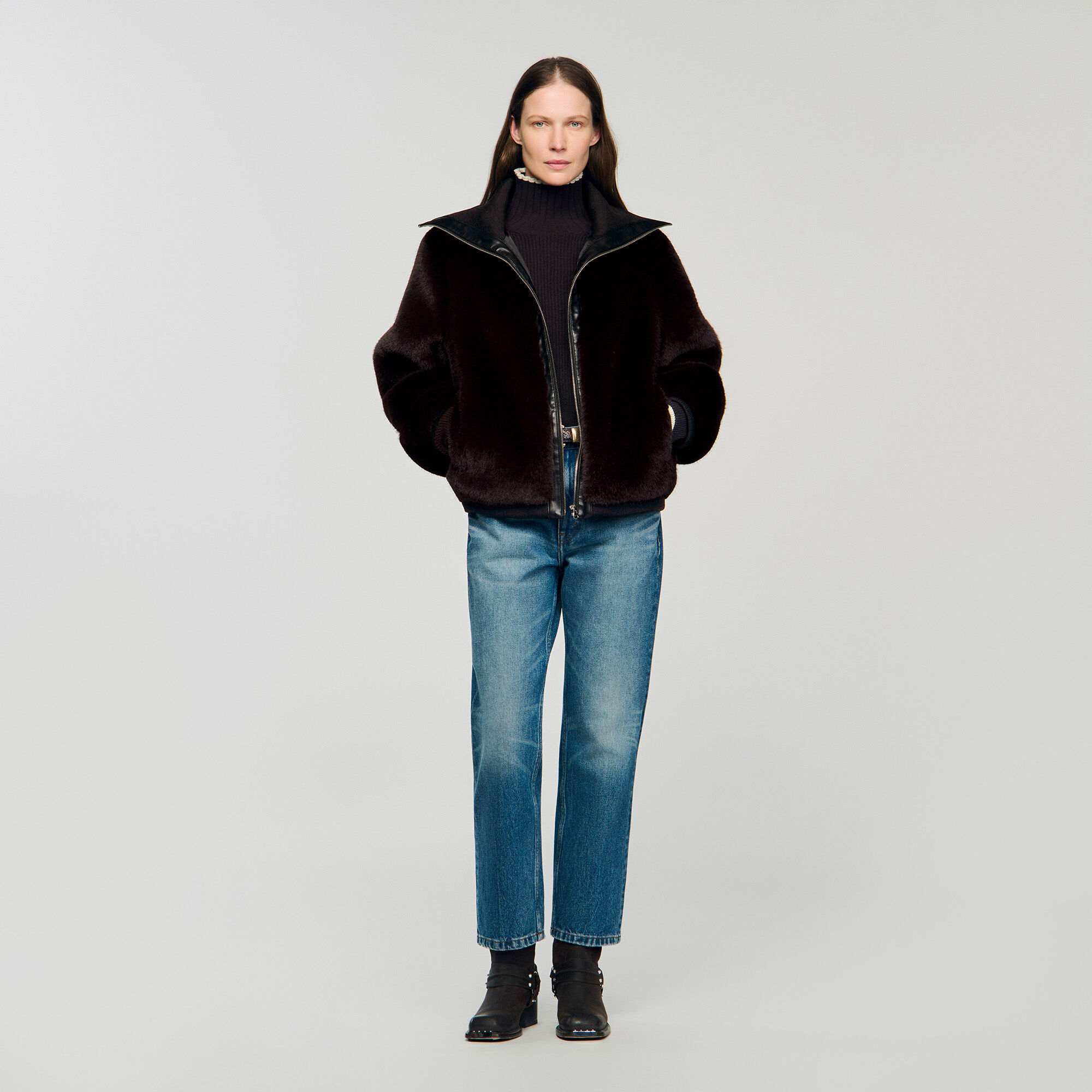 Manteau court en fausse fourrure