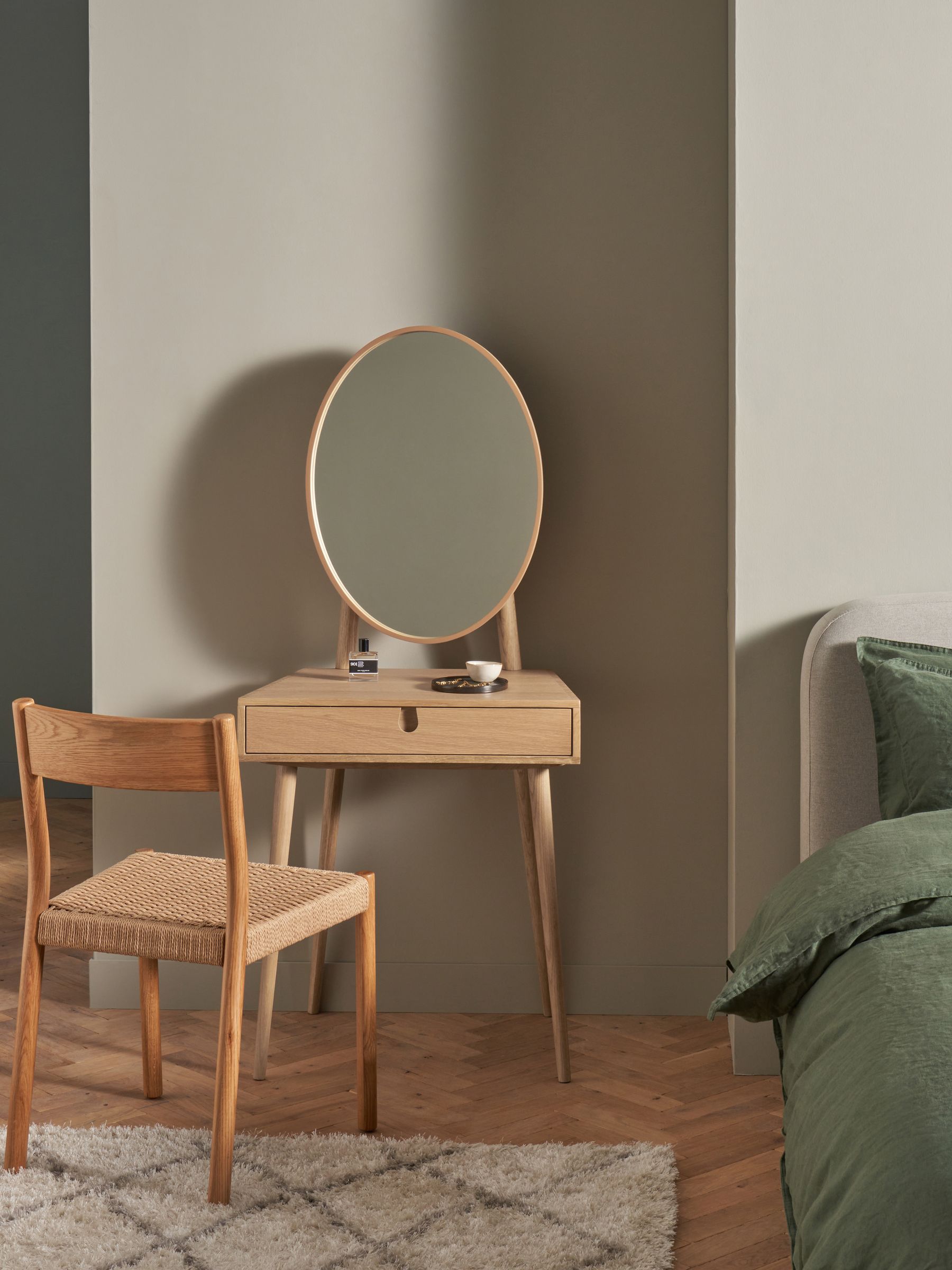 Penn Console Dressing Table in Oak