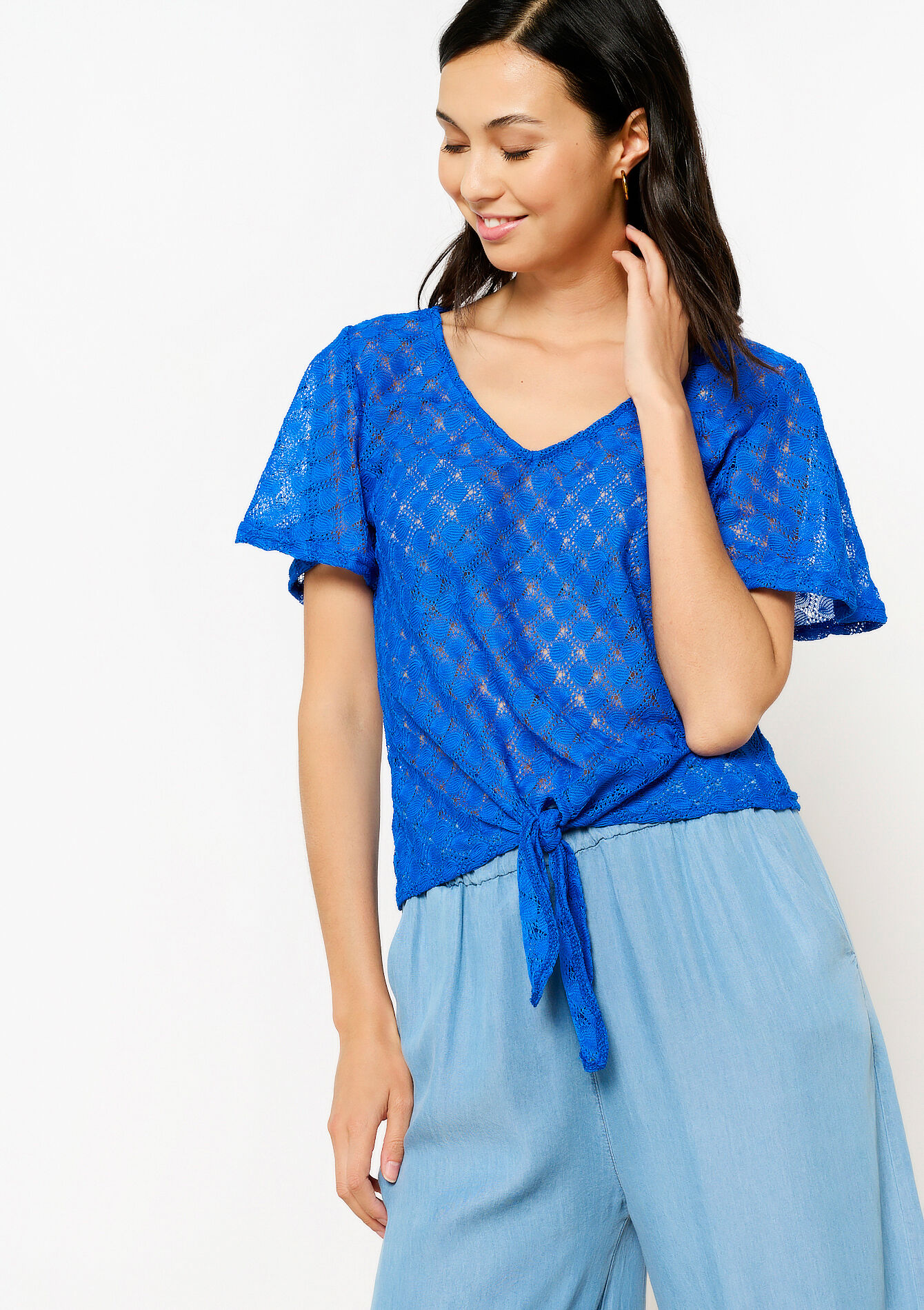 Opengewerkte T-shirt in macram&eacute;