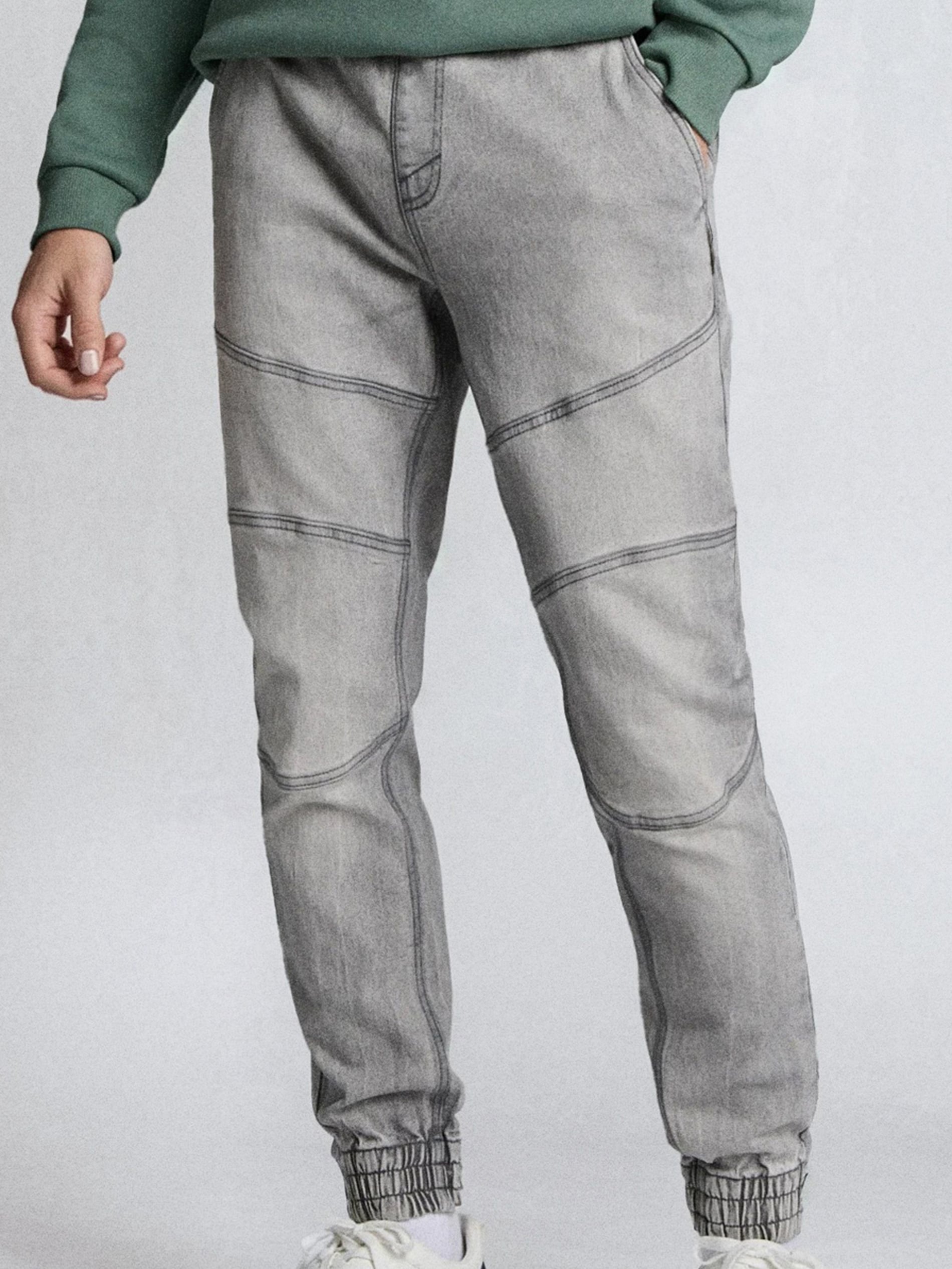 Jeansy jogger z efektem sprania