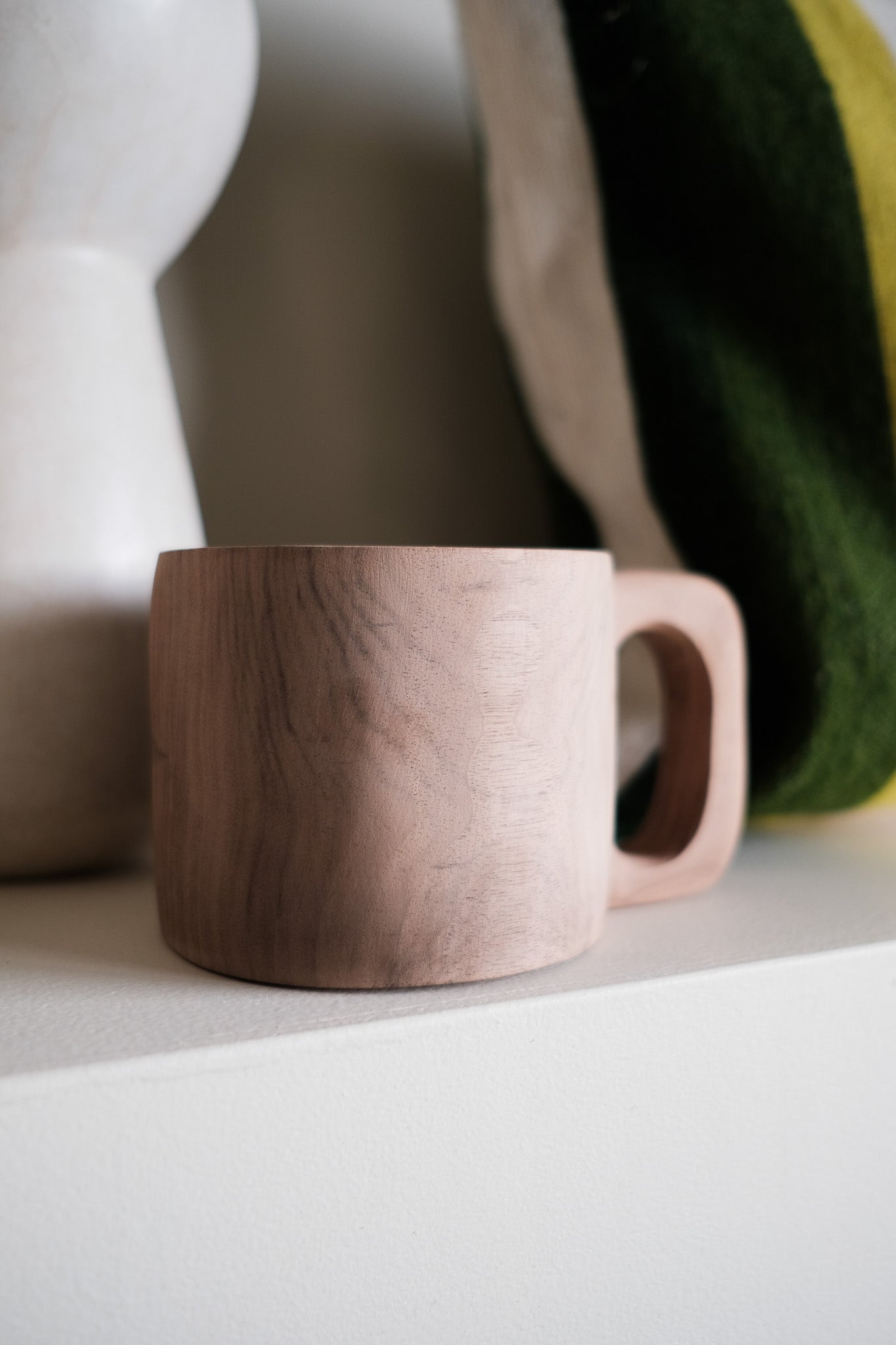 Household Hardware - Mok - Walnoothout - Handgemaakt