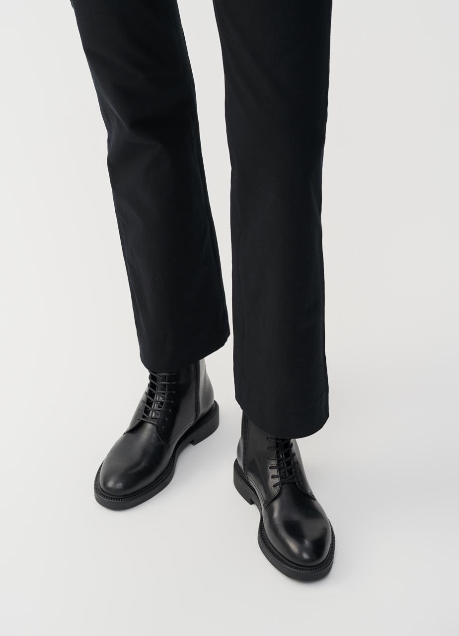 Alex W Boots