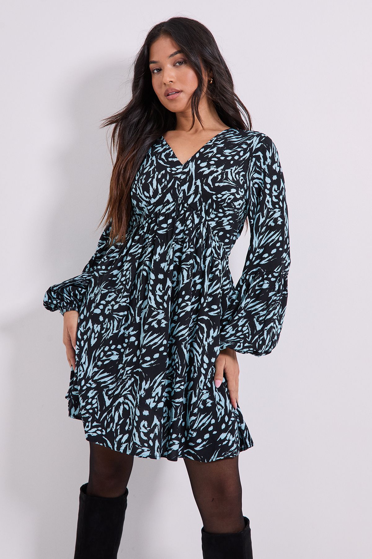 Dorothy Perkins Petite V Neck Smock Blouson Sleeve Printed Mini Dress