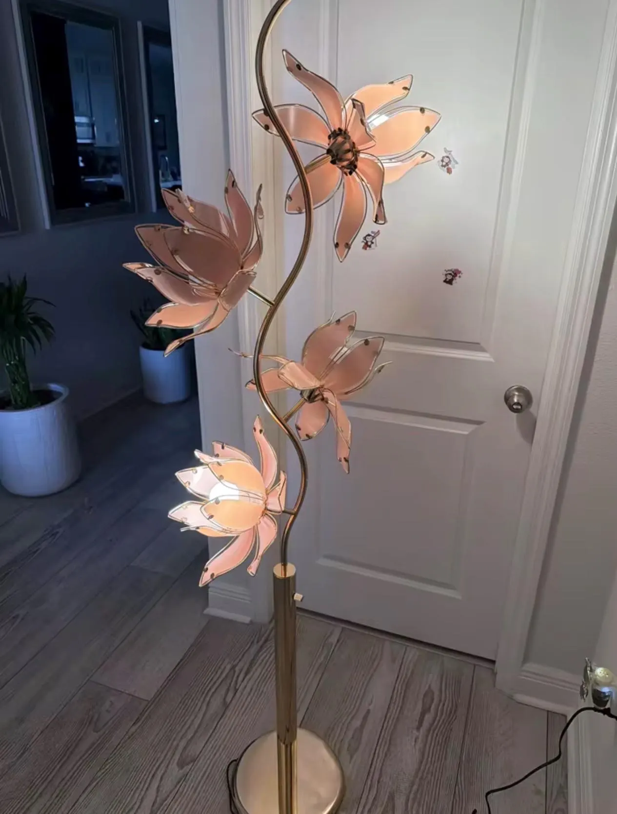 Modern Lotus LED Floor Lamp