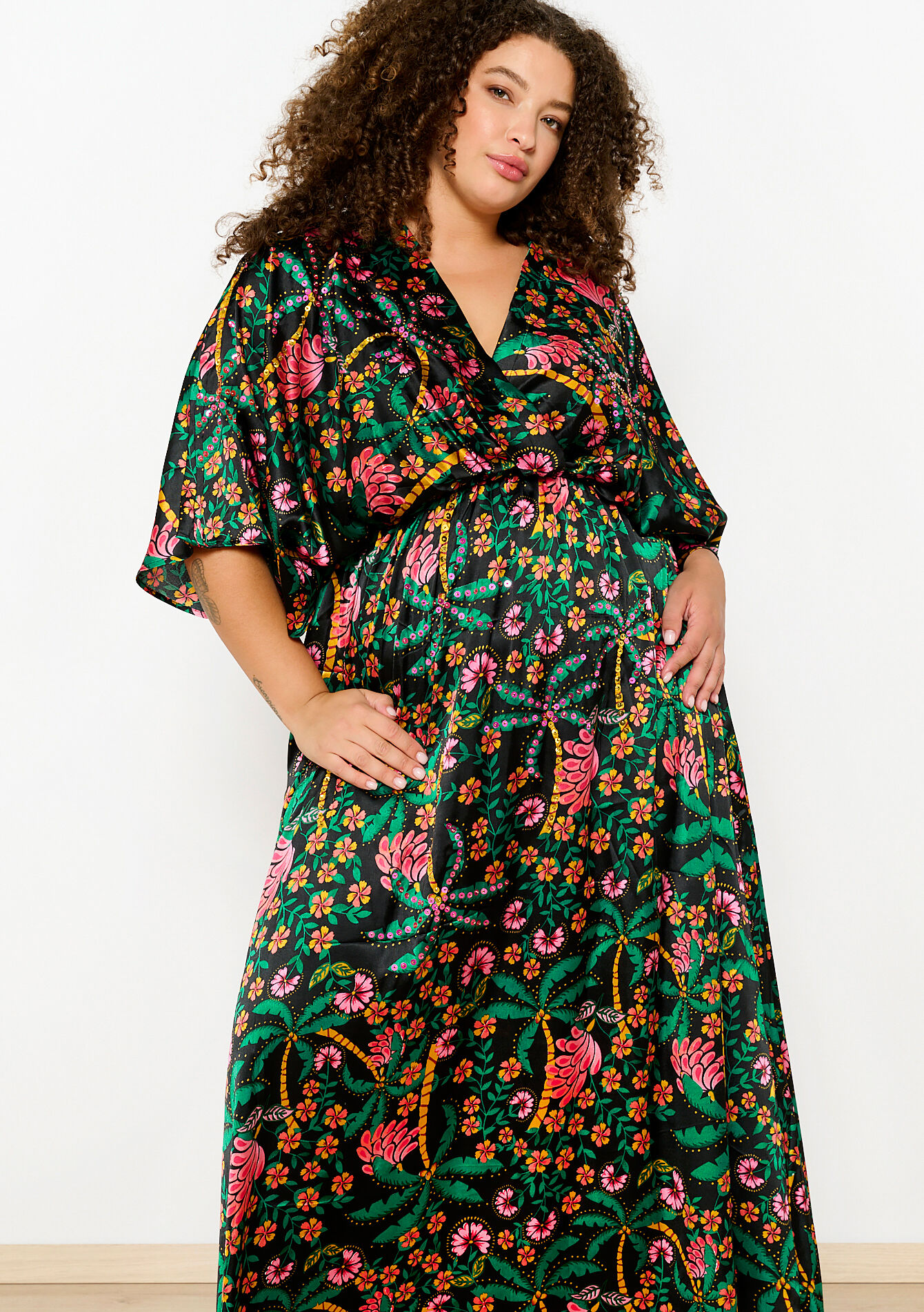 Satijnen jurk met bloemenprint